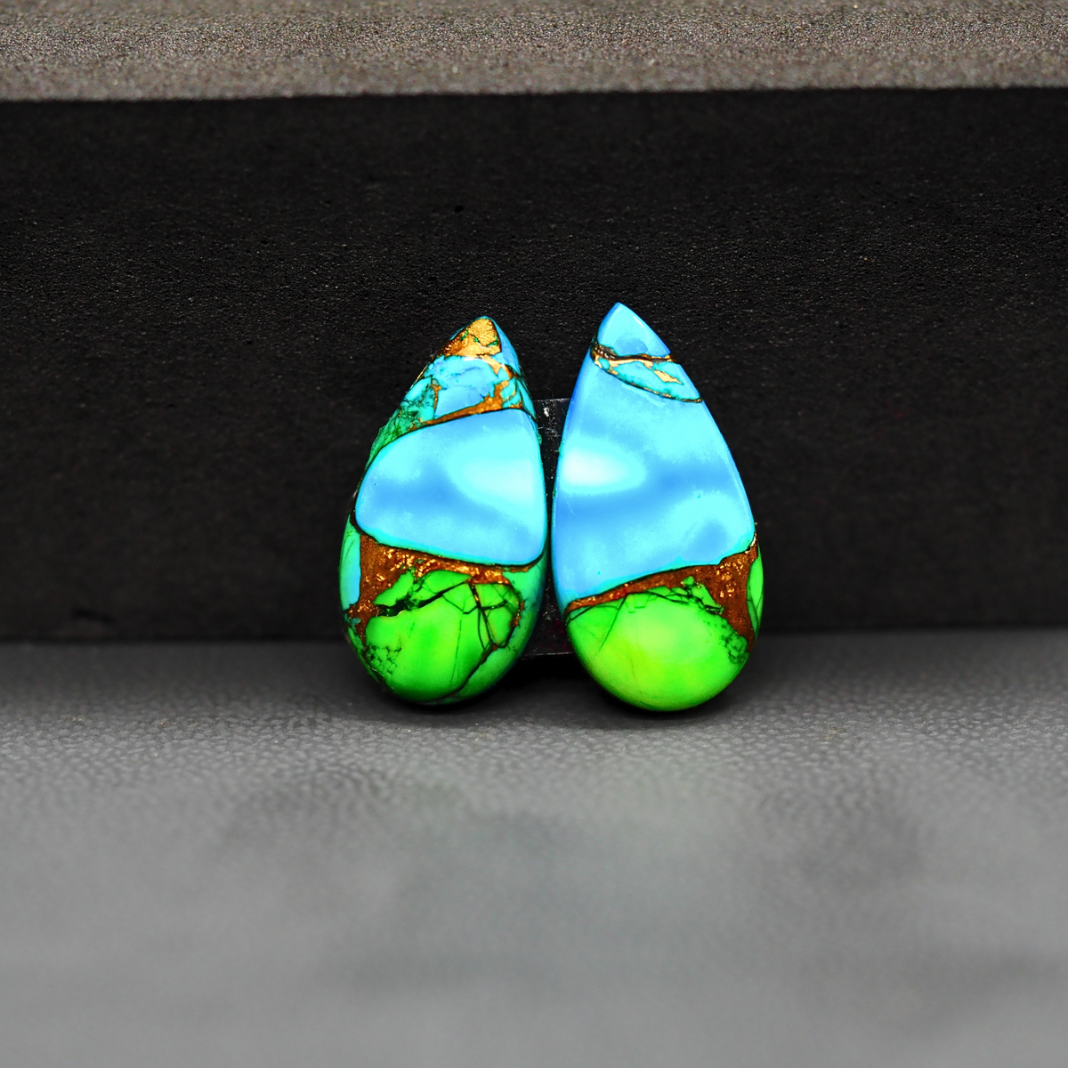 Peacock Dahlia composite pair 19x10x3mm 9.5ct pear cabochon - photo 2