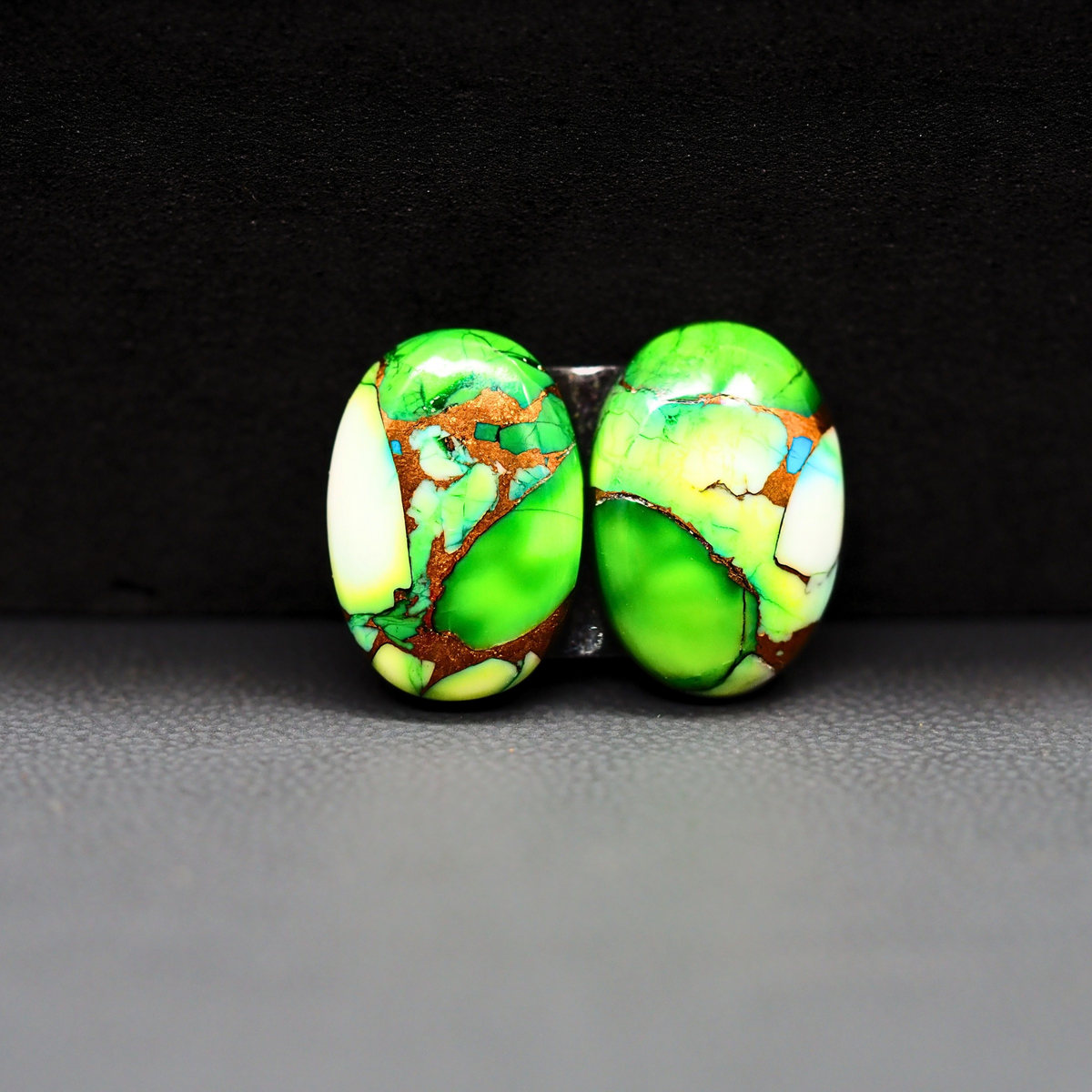 Peacock Dahlia composite pair 16x11x3mm 12ct oval cabochon - photo 2