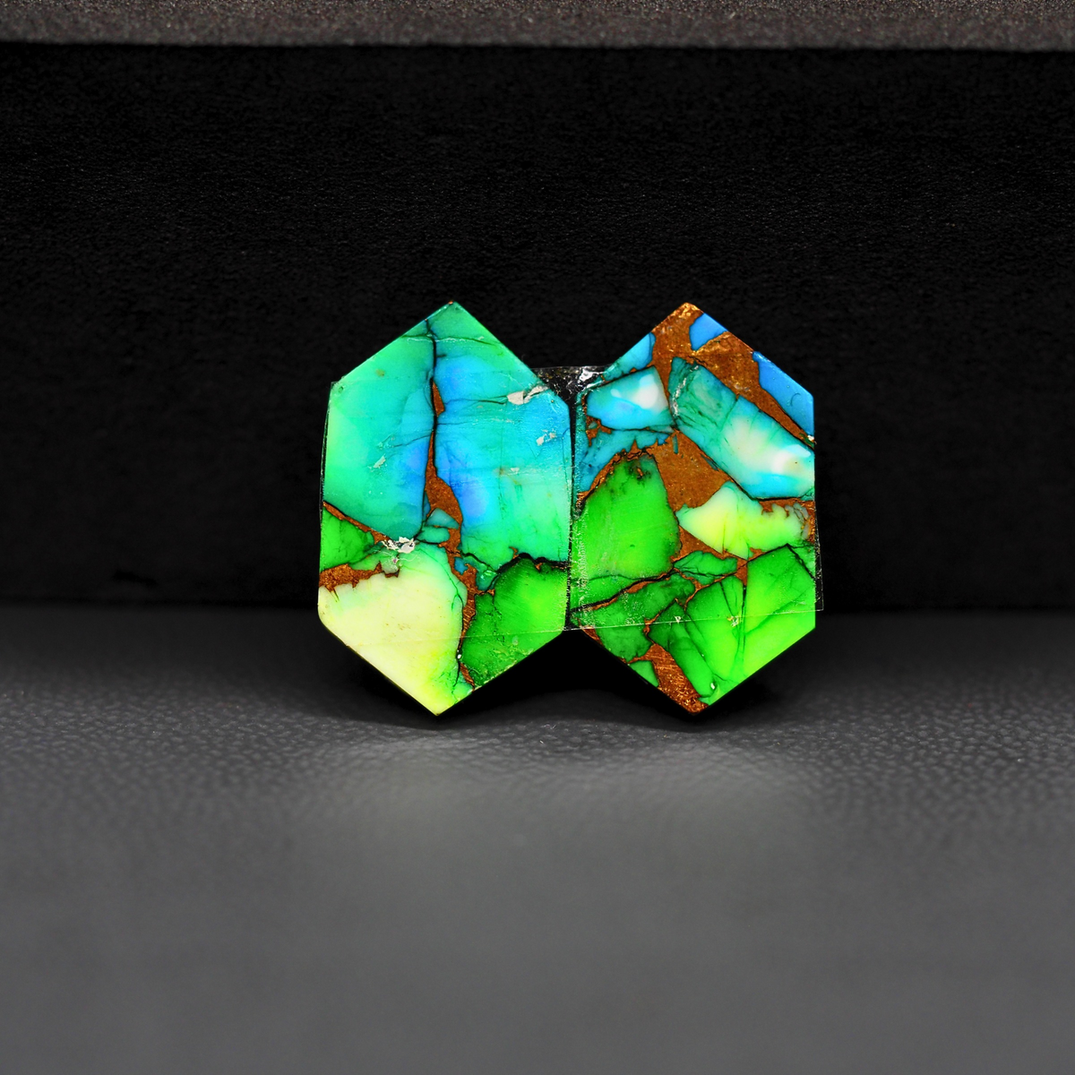 Peacock Dahlia composite pair 19x11x3mm 13.5ct hexagon cabochon - photo 3