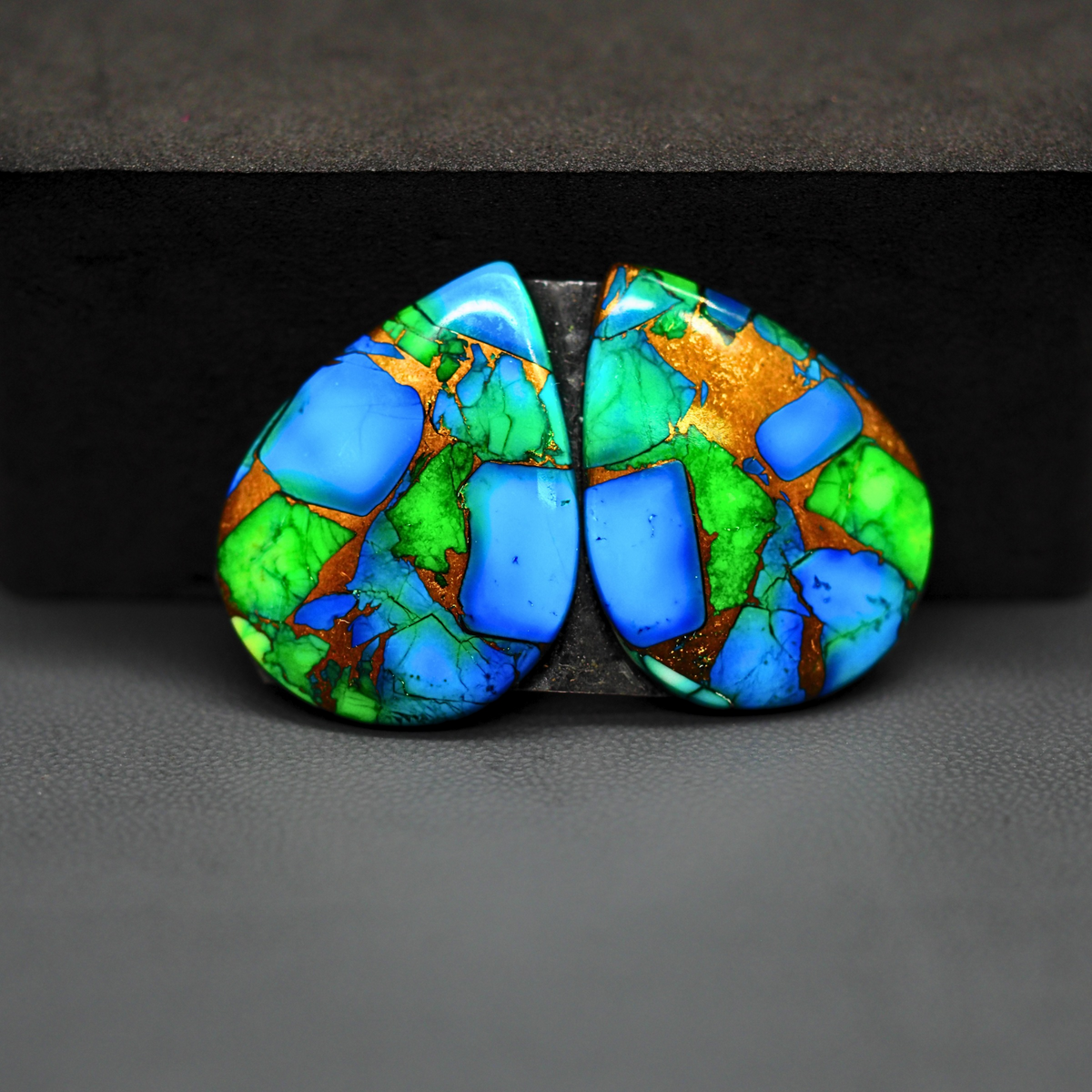 Peacock Dahlia composite pair 28x21x3mm 32.5ct pear cabochon - photo 2