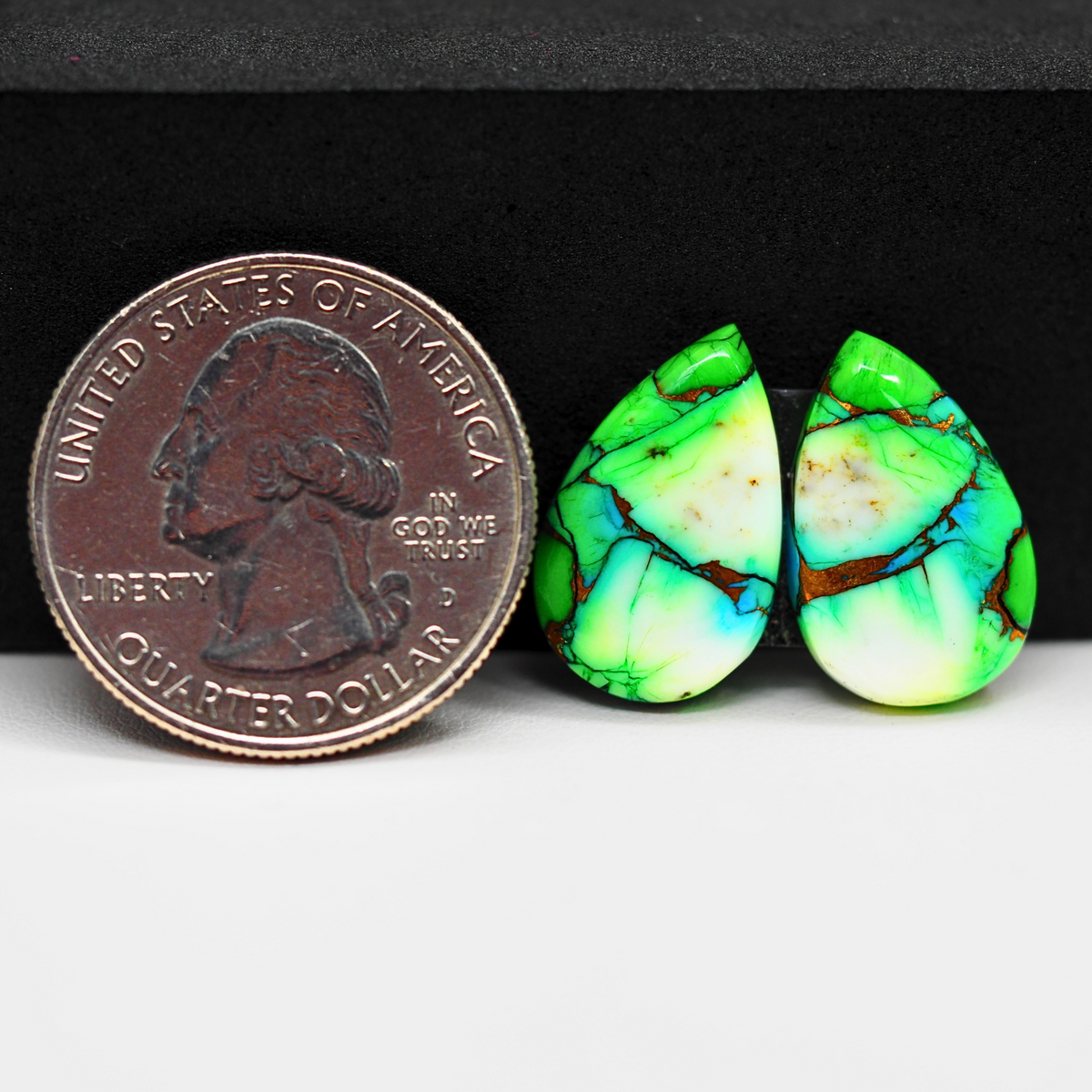 Peacock Dahlia composite pair 18x12x3mm 14ct pear cabochon - photo 1