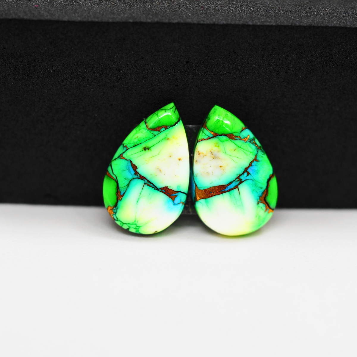 Peacock Dahlia composite pair 18x12x3mm 14ct pear cabochon - photo 2