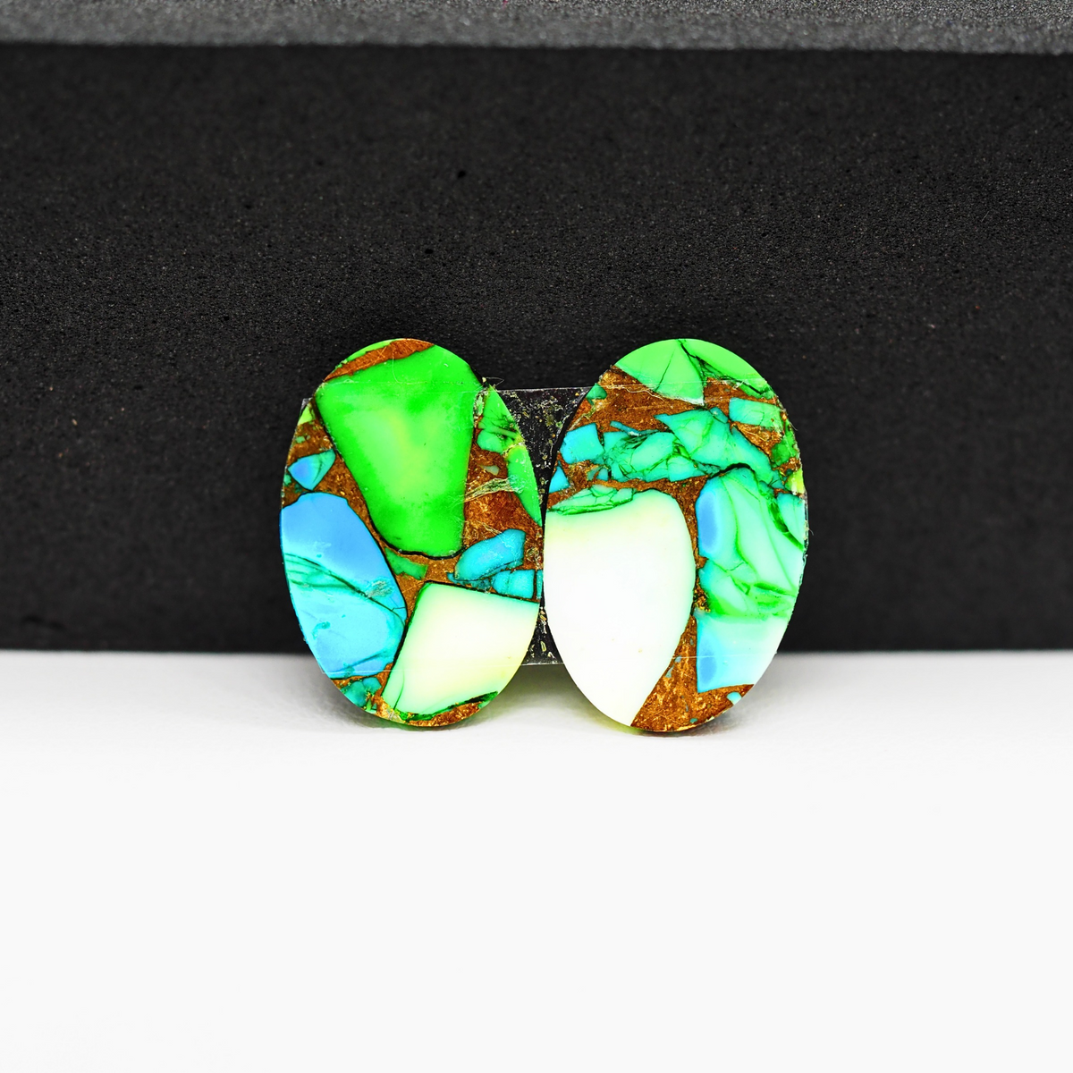 Peacock Dahlia composite pair 17x11x3mm 12ct oval cabochon - photo 3