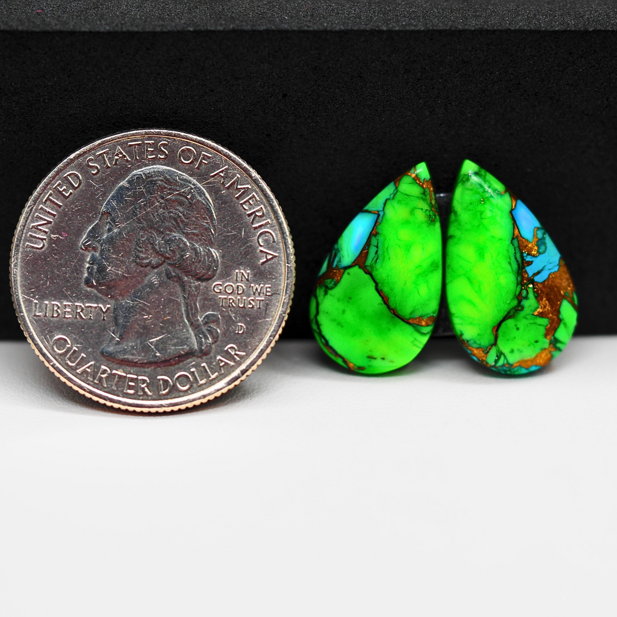 Peacock Dahlia composite pair 18x11x3mm 12ct pear cabochon - photo 1