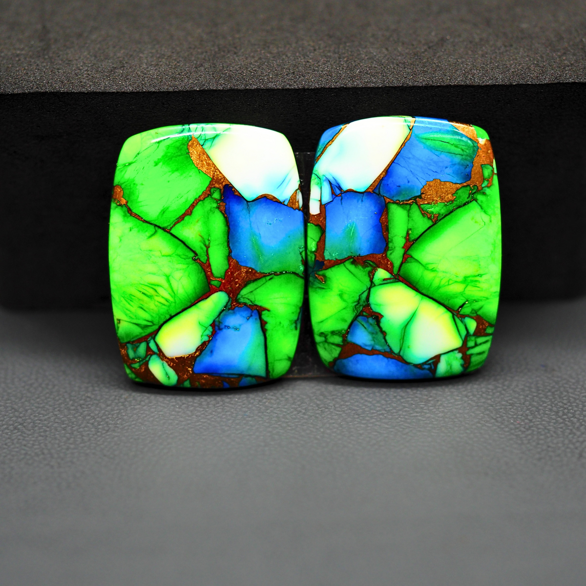 Peacock Dahlia composite pair 28x21x3mm 43ct cushion cabochon - photo 2