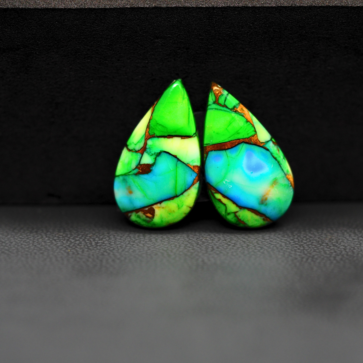 Peacock Dahlia composite pair 20x11x3mm 13.5ct pear cabochon - photo 2