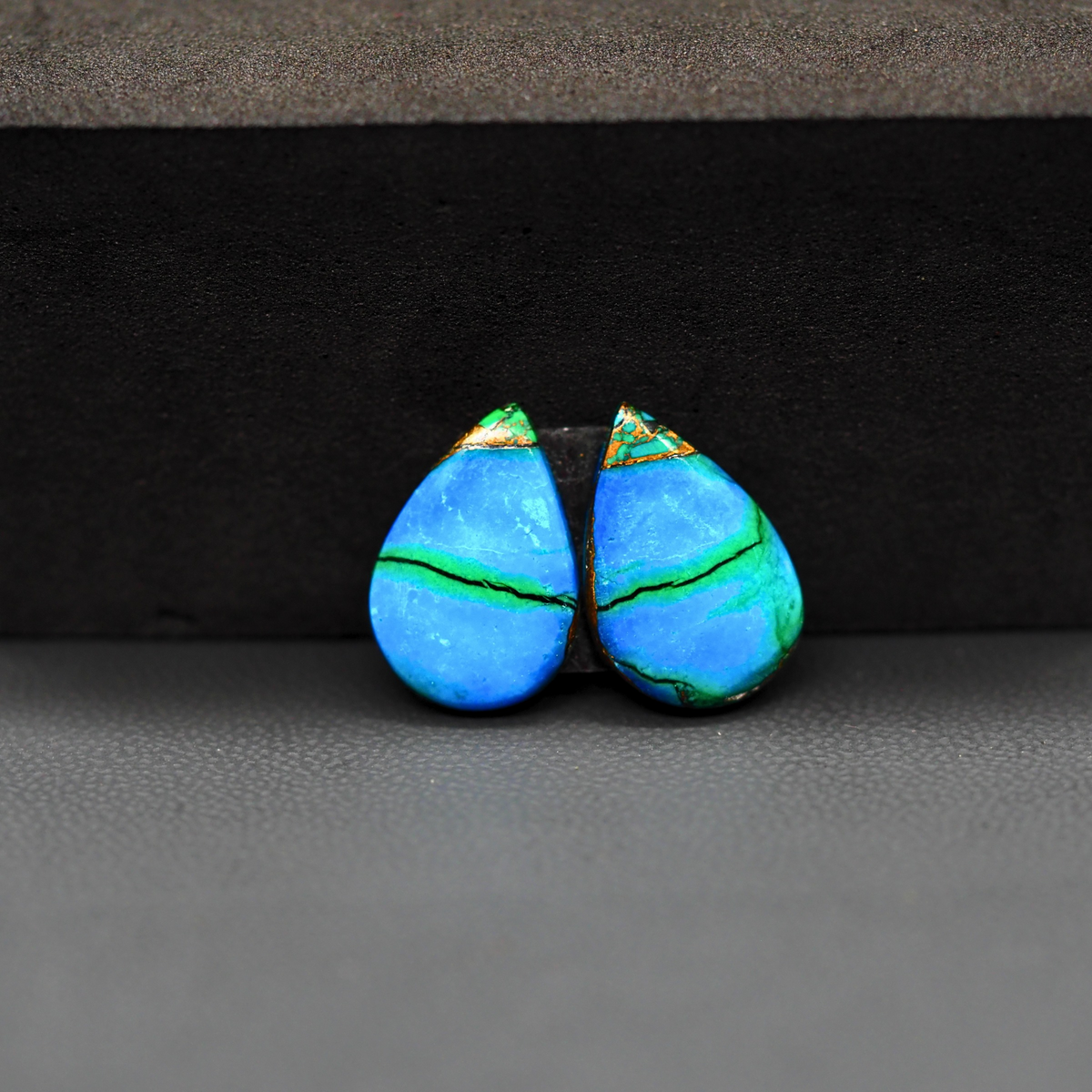 Peacock Dahlia composite pair 14x10x3mm 7.5ct pear cabochon - photo 2
