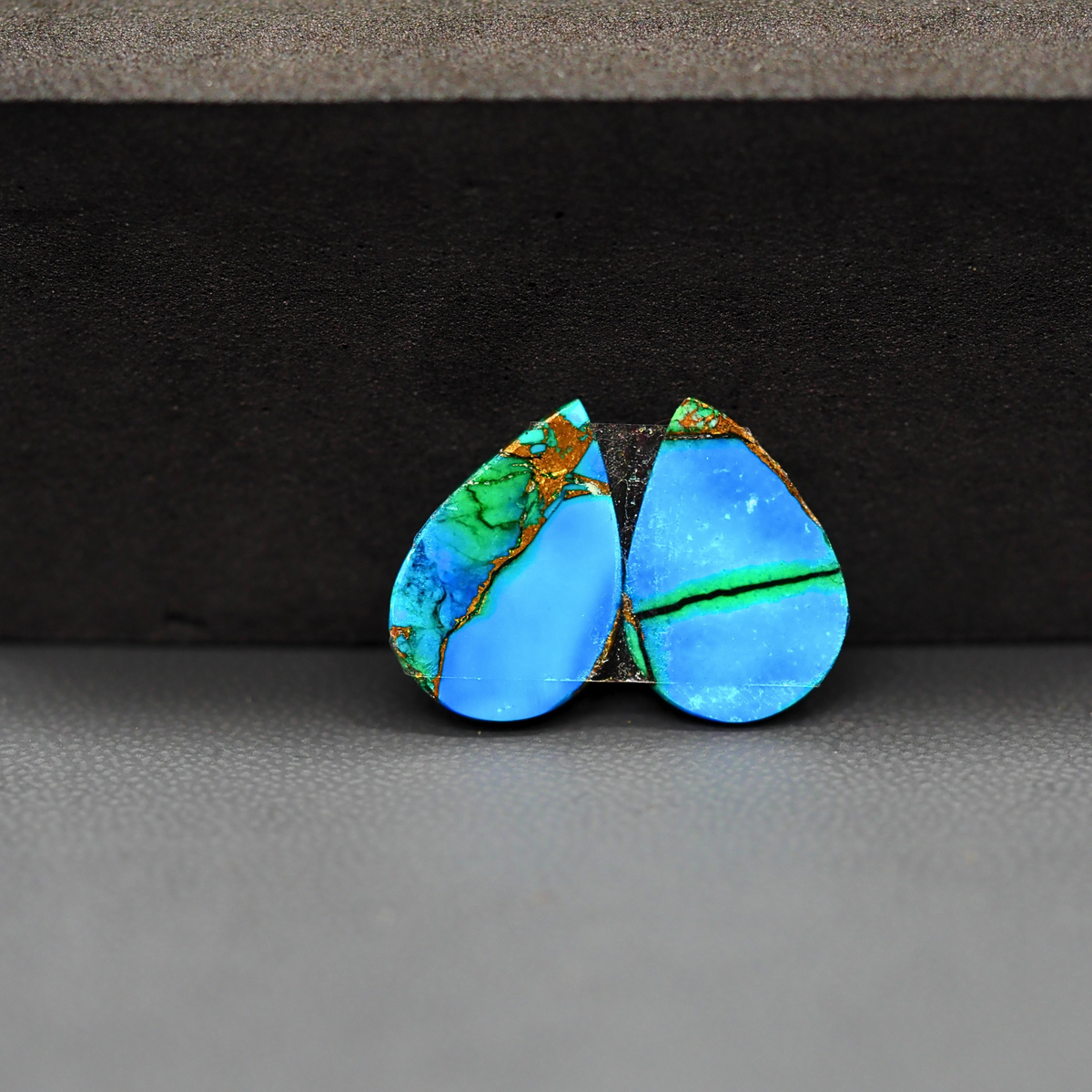 Peacock Dahlia composite pair 14x10x3mm 7.5ct pear cabochon - photo 3