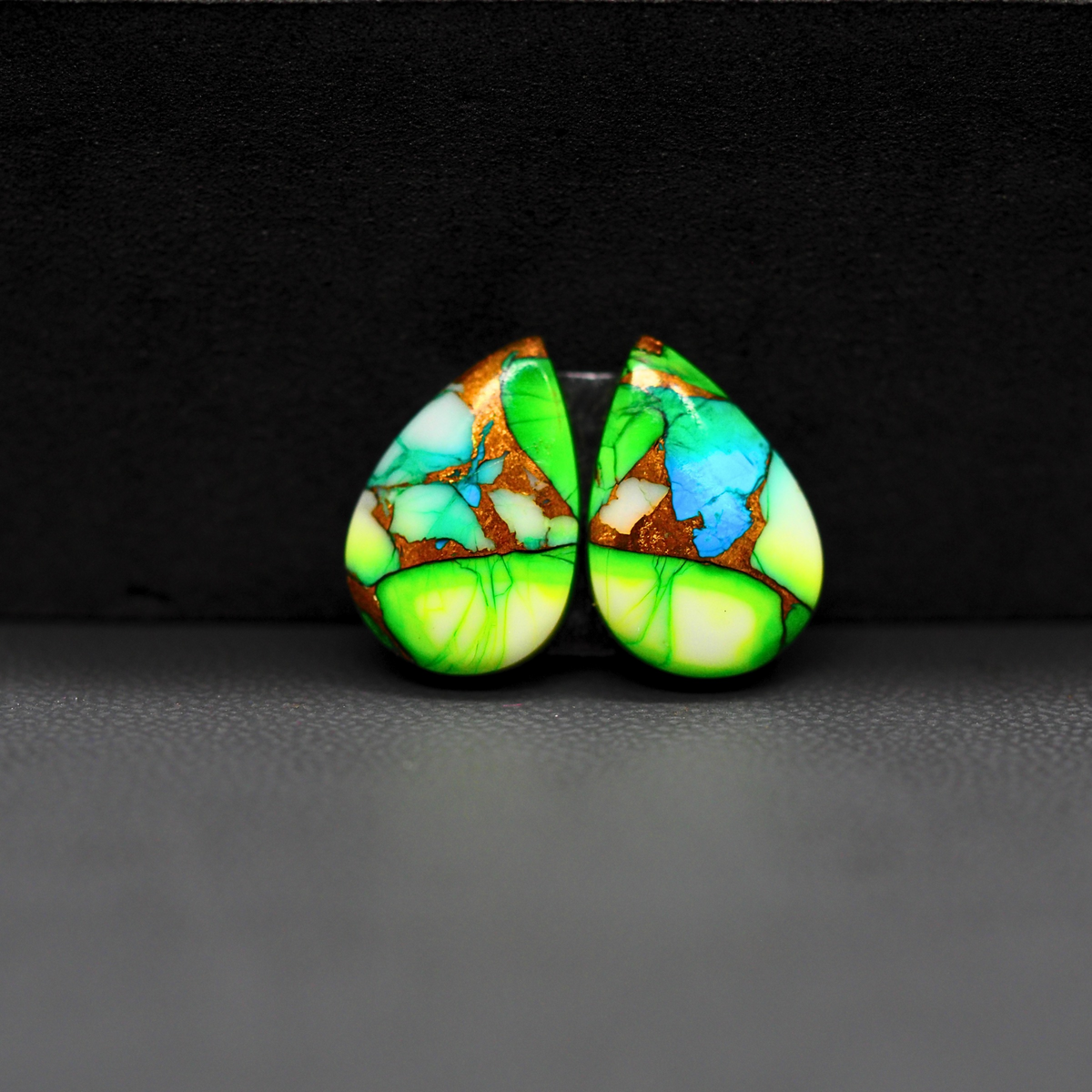 Peacock Dahlia composite pair 15x10x3mm 10.5ct pear cabochon - photo 2