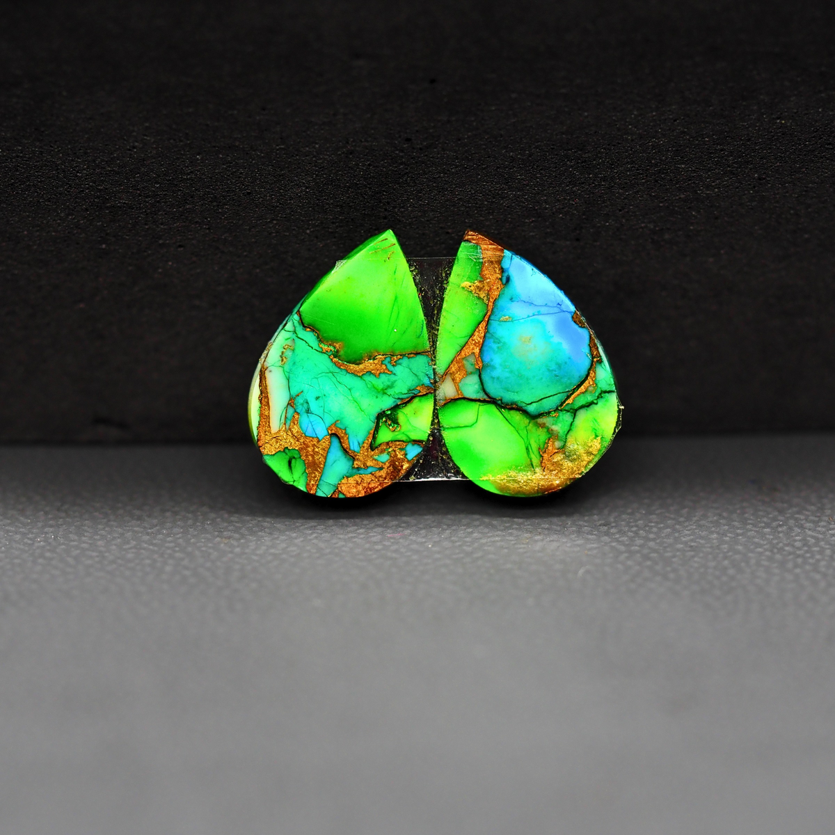 Peacock Dahlia composite pair 15x10x3mm 10.5ct pear cabochon - photo 3