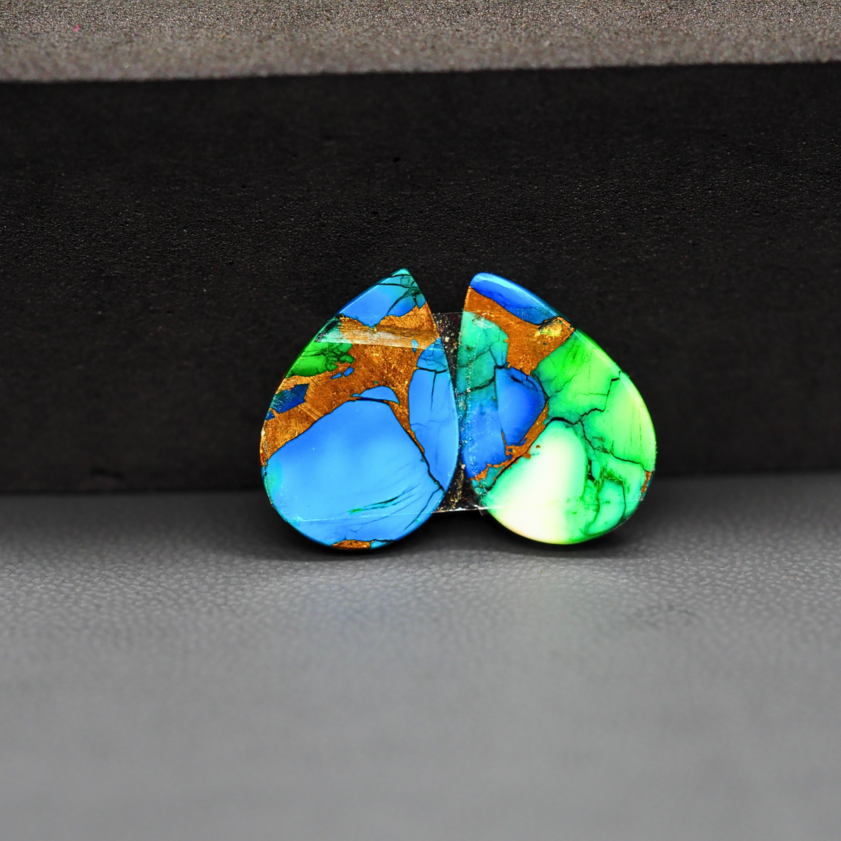 Peacock Dahlia composite pair 17x12x3mm 12ct pear cabochon - photo 3