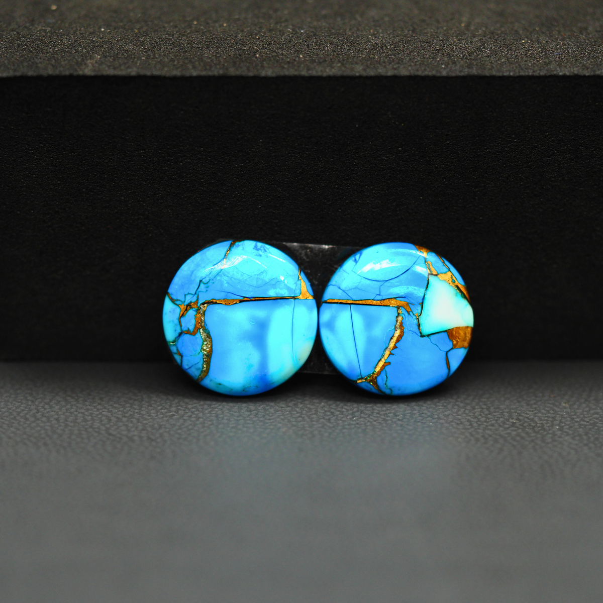 Kingman Ice Blue Dahlia Composite Round Cabochon Pair 14x14x3mm 10.5ct - icy blue and white stone with copper veining - Pedra Gems