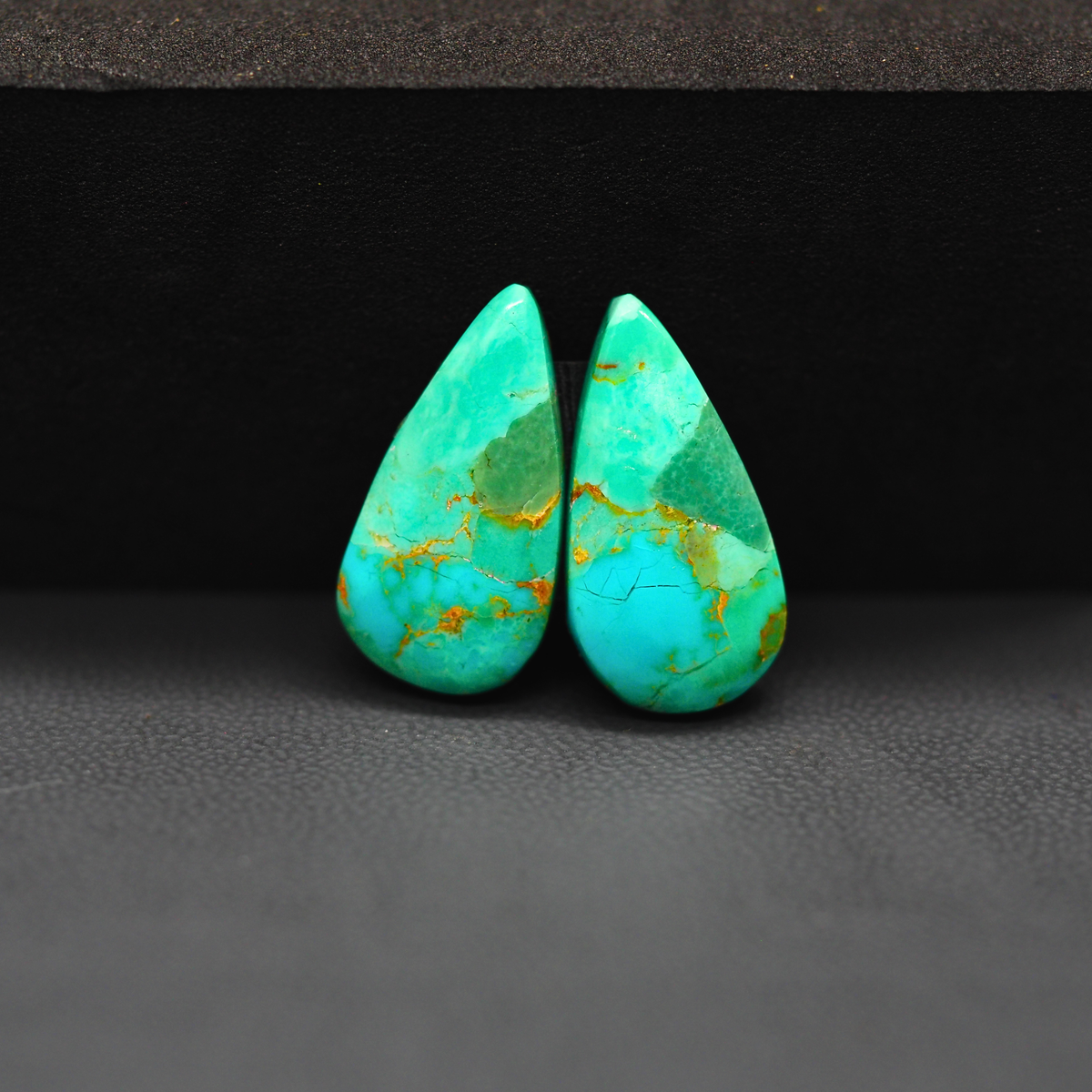 Mohave Mojave turquoise composite pair 20x11x3mm 10.5ct pear cabochon Kingman - photo 2