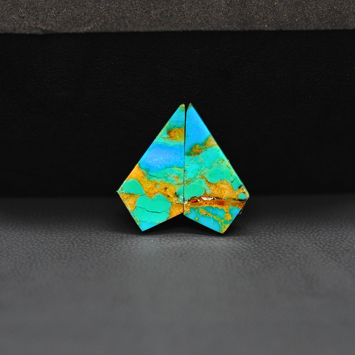 Mohave Mojave turquoise composite pair 20x10x3mm 7.5ct kite cabochon Kingman - photo 3