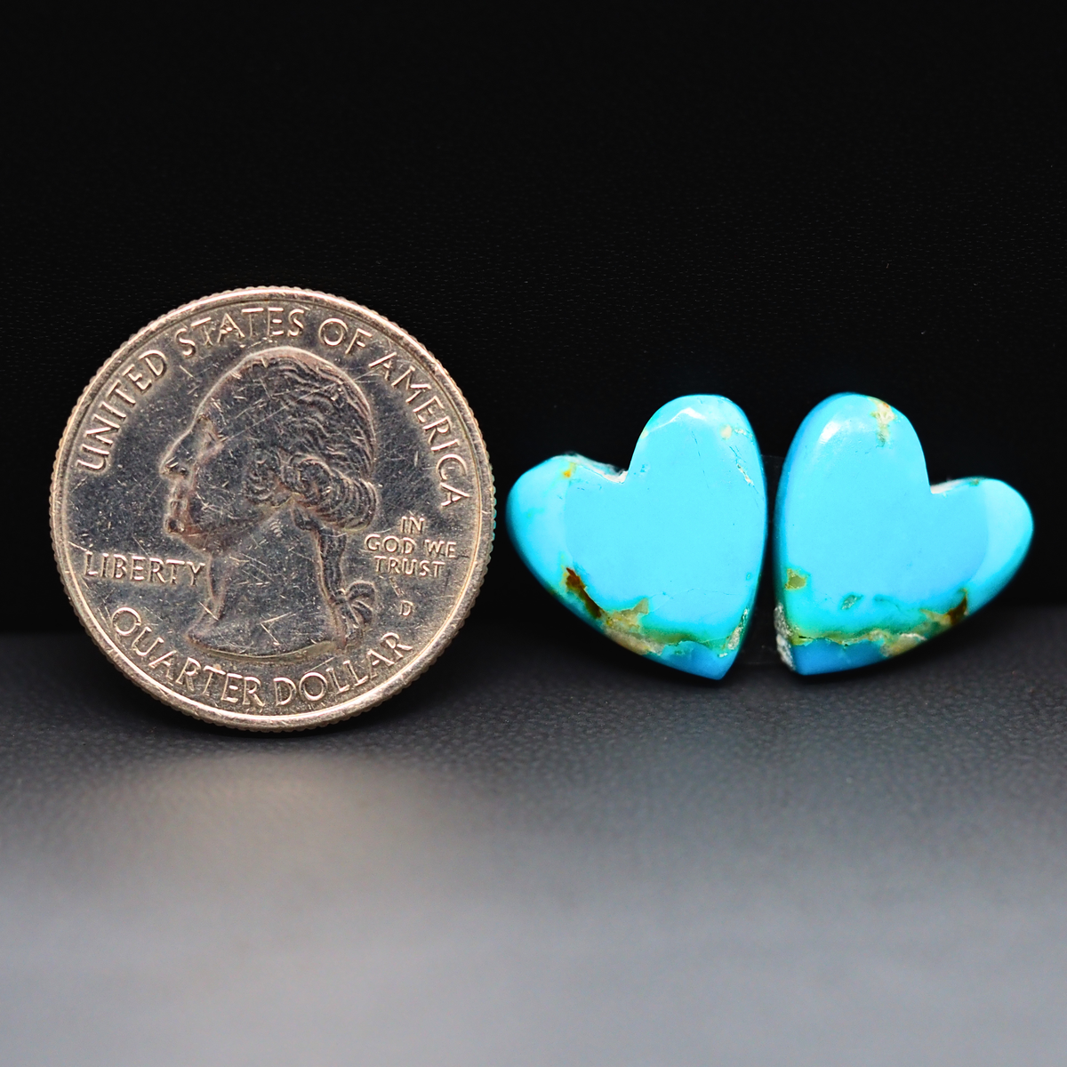 Mohave Mojave turquoise composite pair 15x14x4mm 11.5ct heart cabochon Kingman - photo 1