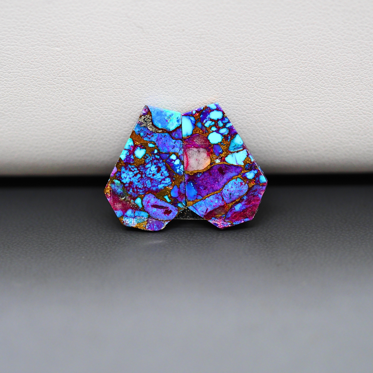 Stabilized Purple Mohave (Mojave) Turquoise coffin cabochon pair 19x12x3mm 16ct - purple with blue Kingman turquoise nuggets - photo 3 - Pedra Gems.