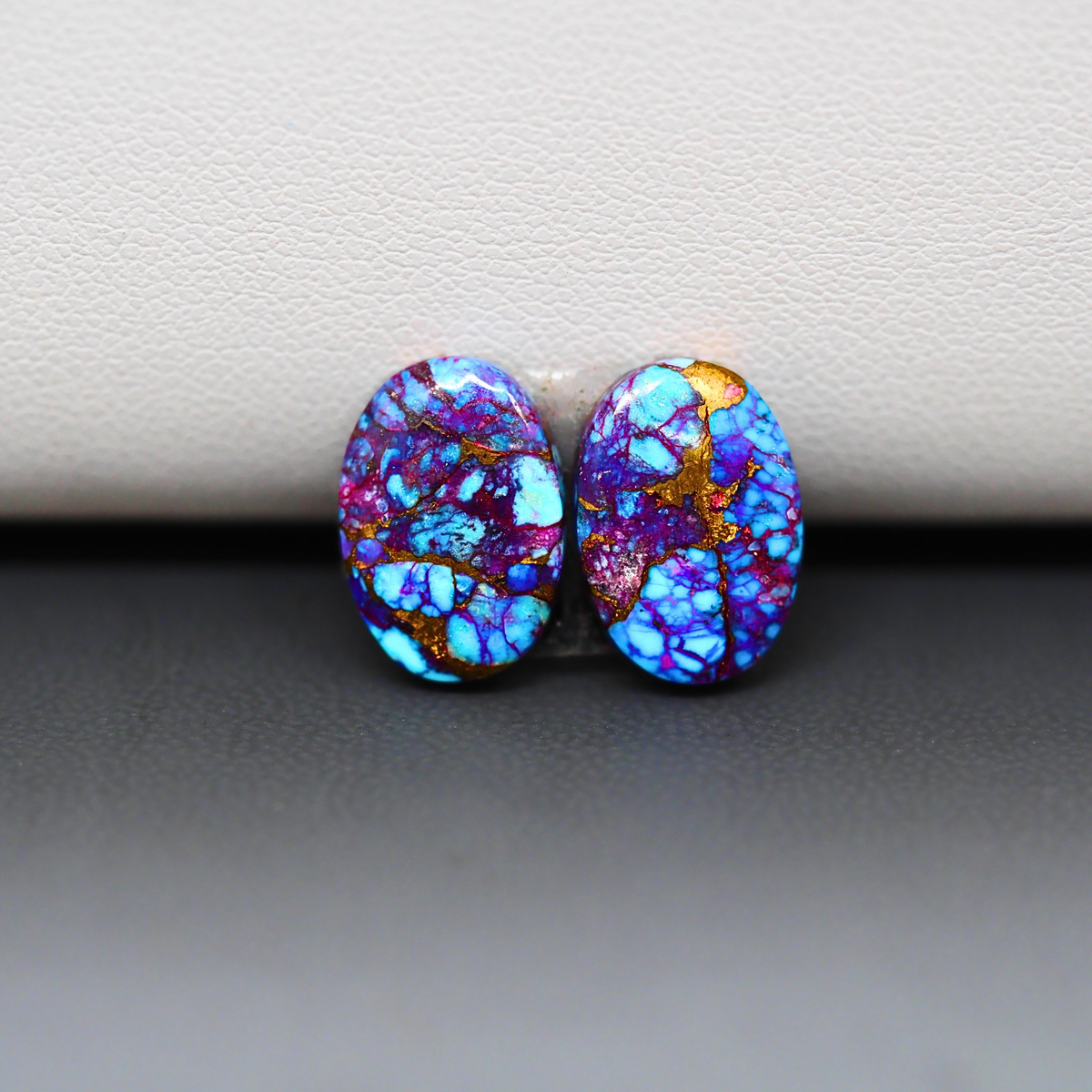 Stabilized Purple Mohave (Mojave) Turquoise oval cabochon pair 13x9x3mm 8.5ct - purple with blue Kingman turquoise nuggets - photo 2 - Pedra Gems.