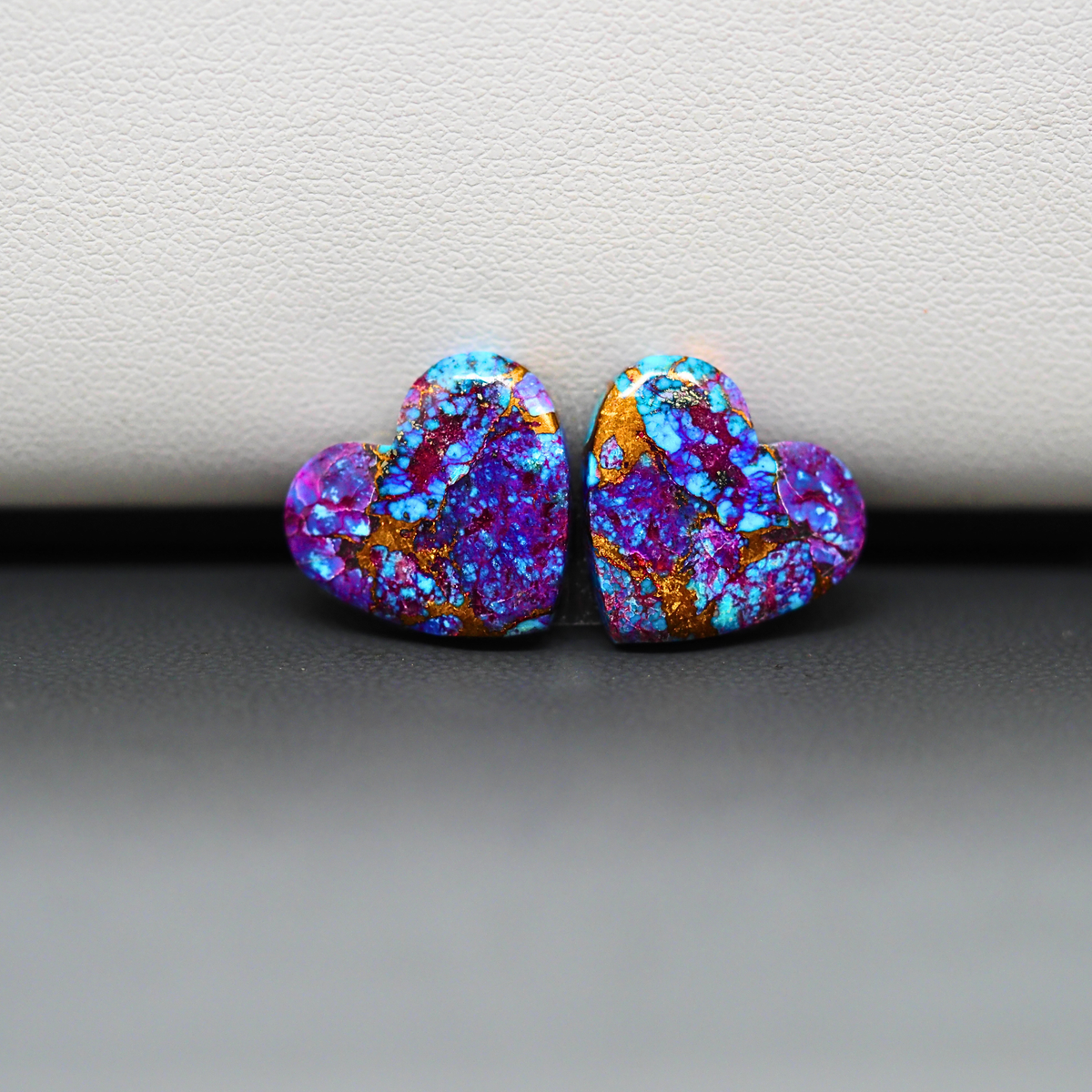 Stabilized Purple Mohave (Mojave) Turquoise heart cabochon pair 14x14x3mm 12.5ct - purple with blue Kingman turquoise nuggets - photo 2 - Pedra Gems.
