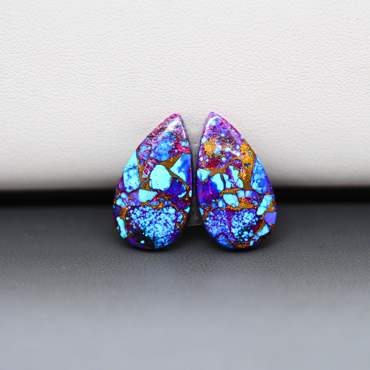 Stabilized Purple Mohave (Mojave) Turquoise pear cabochon pair 21x12x3mm 13.5ct - purple with blue Kingman turquoise nuggets - photo 2 - Pedra Gems.