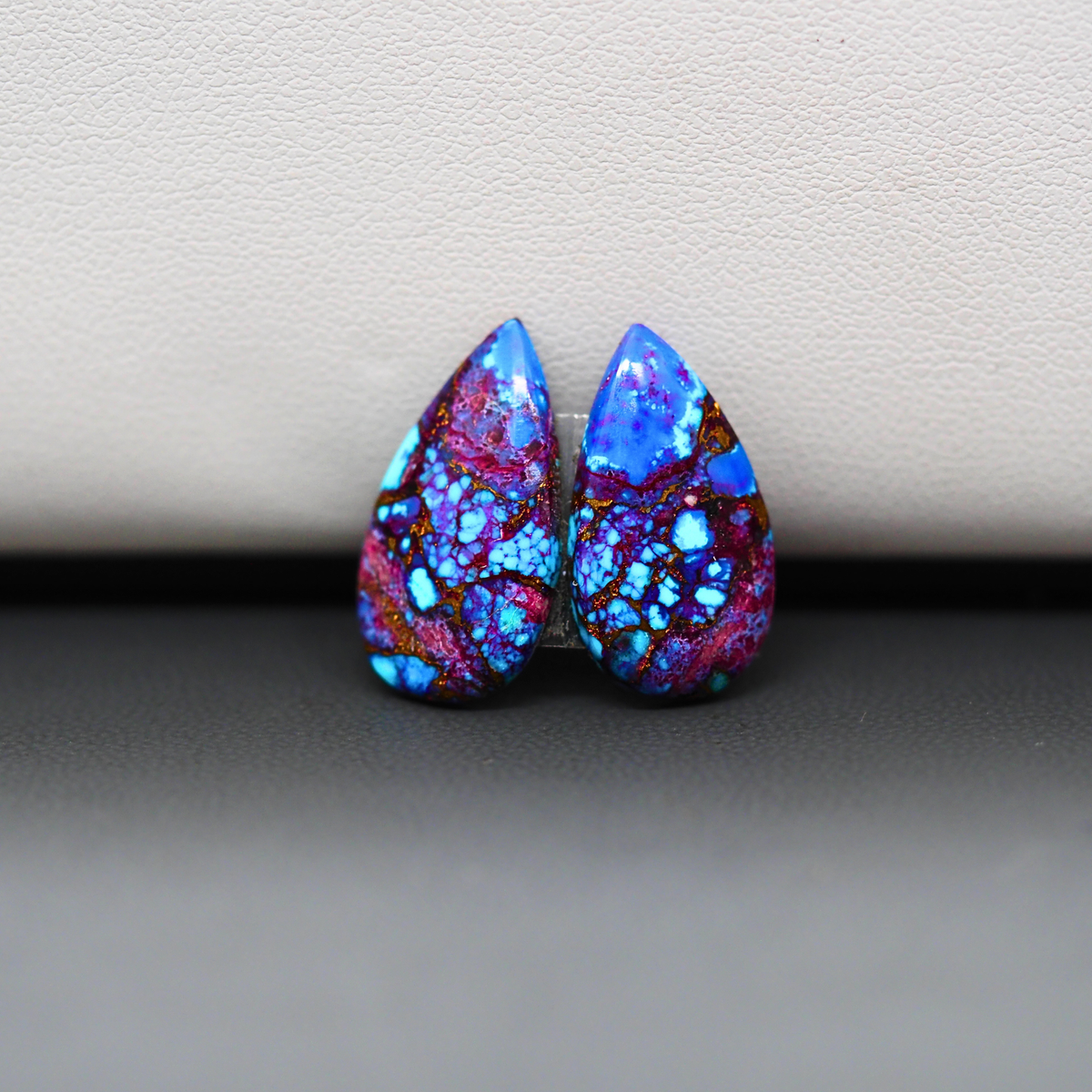 Stabilized Purple Mohave (Mojave) Turquoise pear cabochon pair 19x11x3mm 10ct - purple with blue Kingman turquoise nuggets - photo 2 - Pedra Gems.