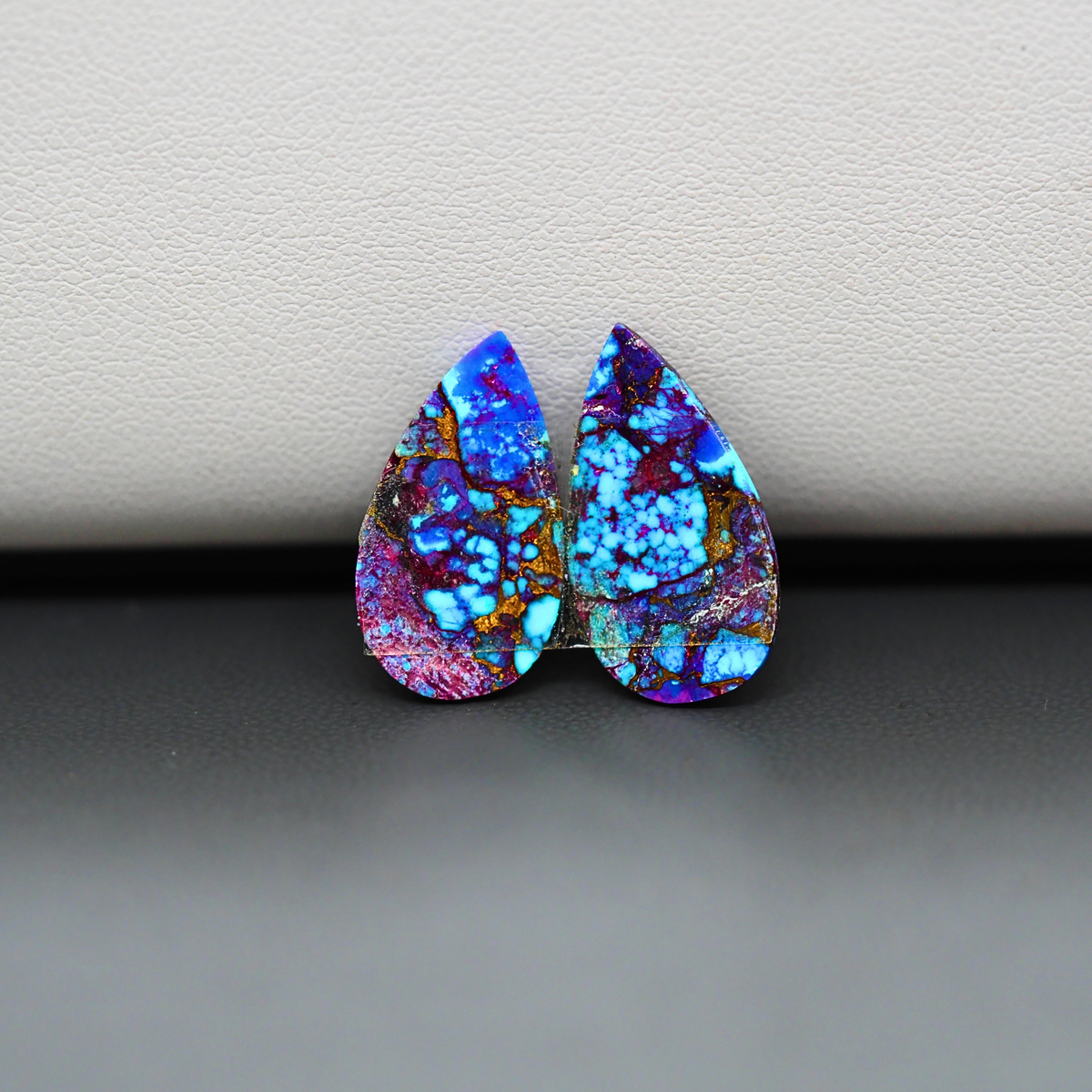 Stabilized Purple Mohave (Mojave) Turquoise pear cabochon pair 19x11x3mm 10ct - purple with blue Kingman turquoise nuggets - photo 3 - Pedra Gems.