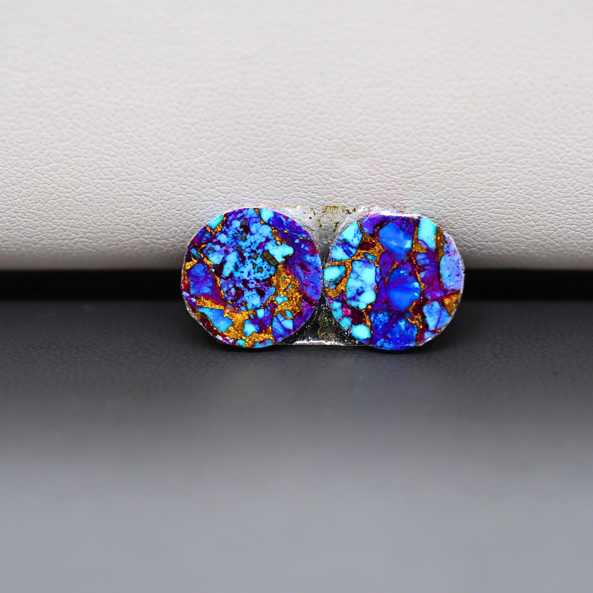 Stabilized Purple Mohave (Mojave) Turquoise round cabochon pair 12x12x3mm 7.5ct - purple with blue Kingman turquoise nuggets - photo 3 - Pedra Gems.
