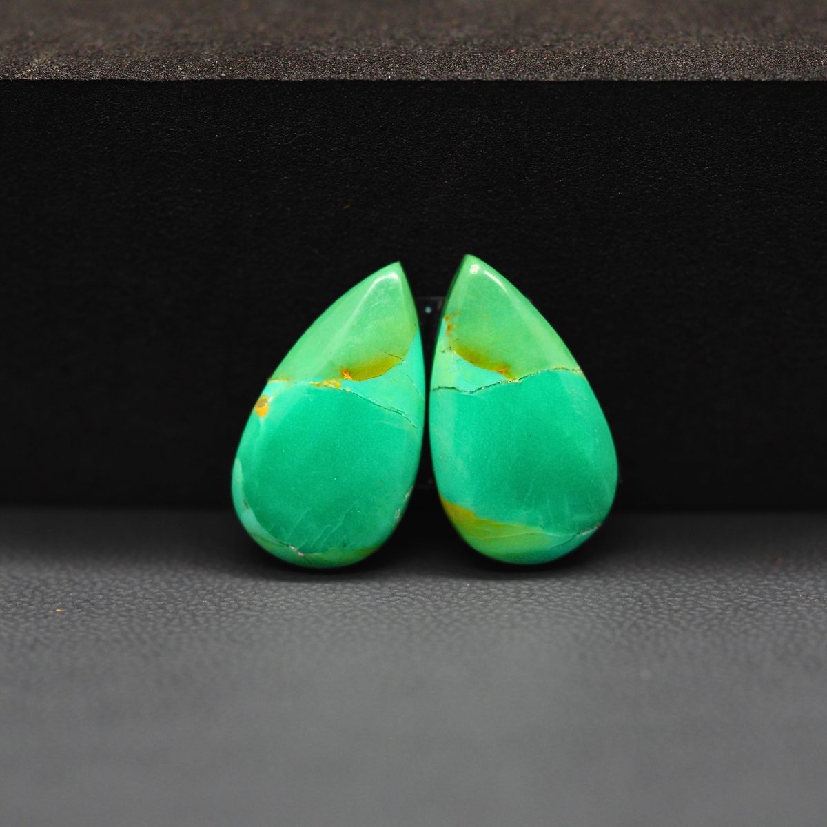 Mohave Mojave turquoise composite pair 19x11x3mm 7.5ct pear cabochon Kingman - photo 2