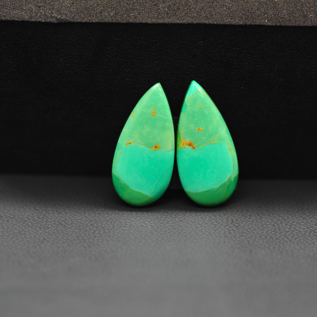 Mohave Mojave turquoise composite pair 20x10x3mm 7ct pear cabochon Kingman - photo 2