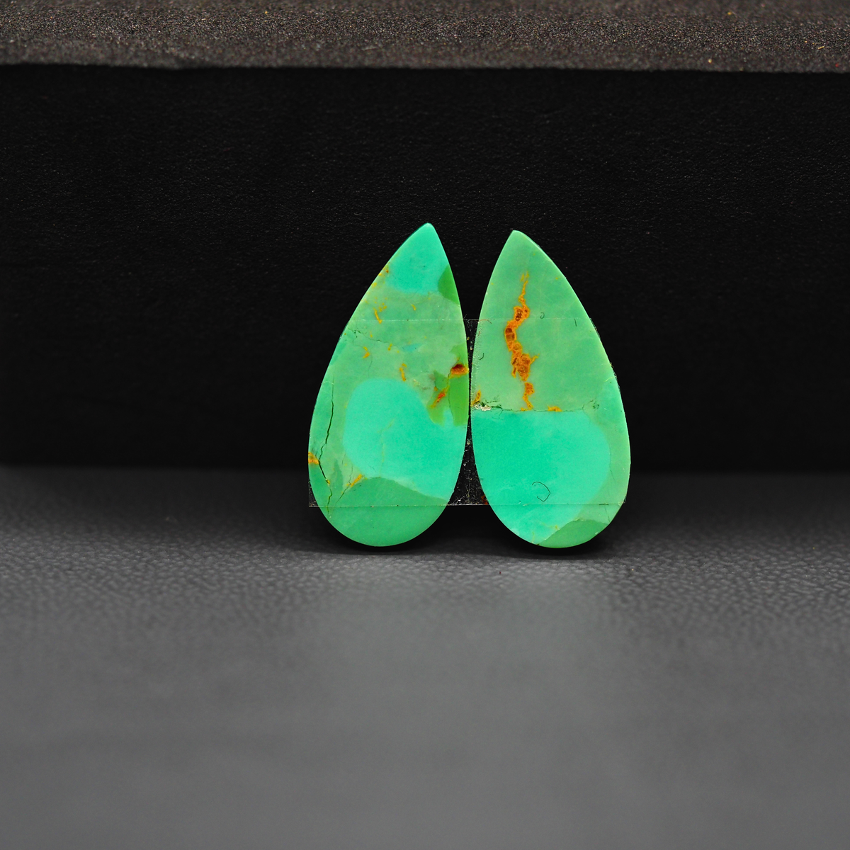 Mohave Mojave turquoise composite pair 20x10x3mm 7ct pear cabochon Kingman - photo 3