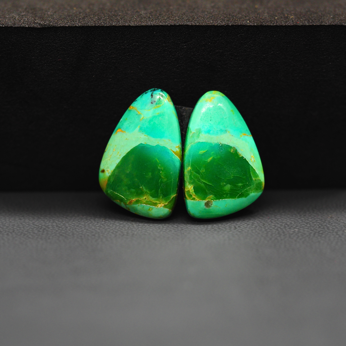 Mohave Mojave turquoise composite pair 21x13x4mm 13.5ct freeform cabochon Kingman - photo 2