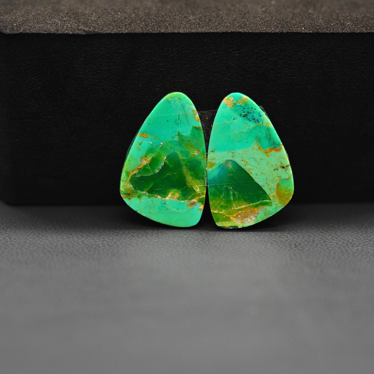Mohave Mojave turquoise composite pair 21x13x4mm 13.5ct freeform cabochon Kingman - photo 3