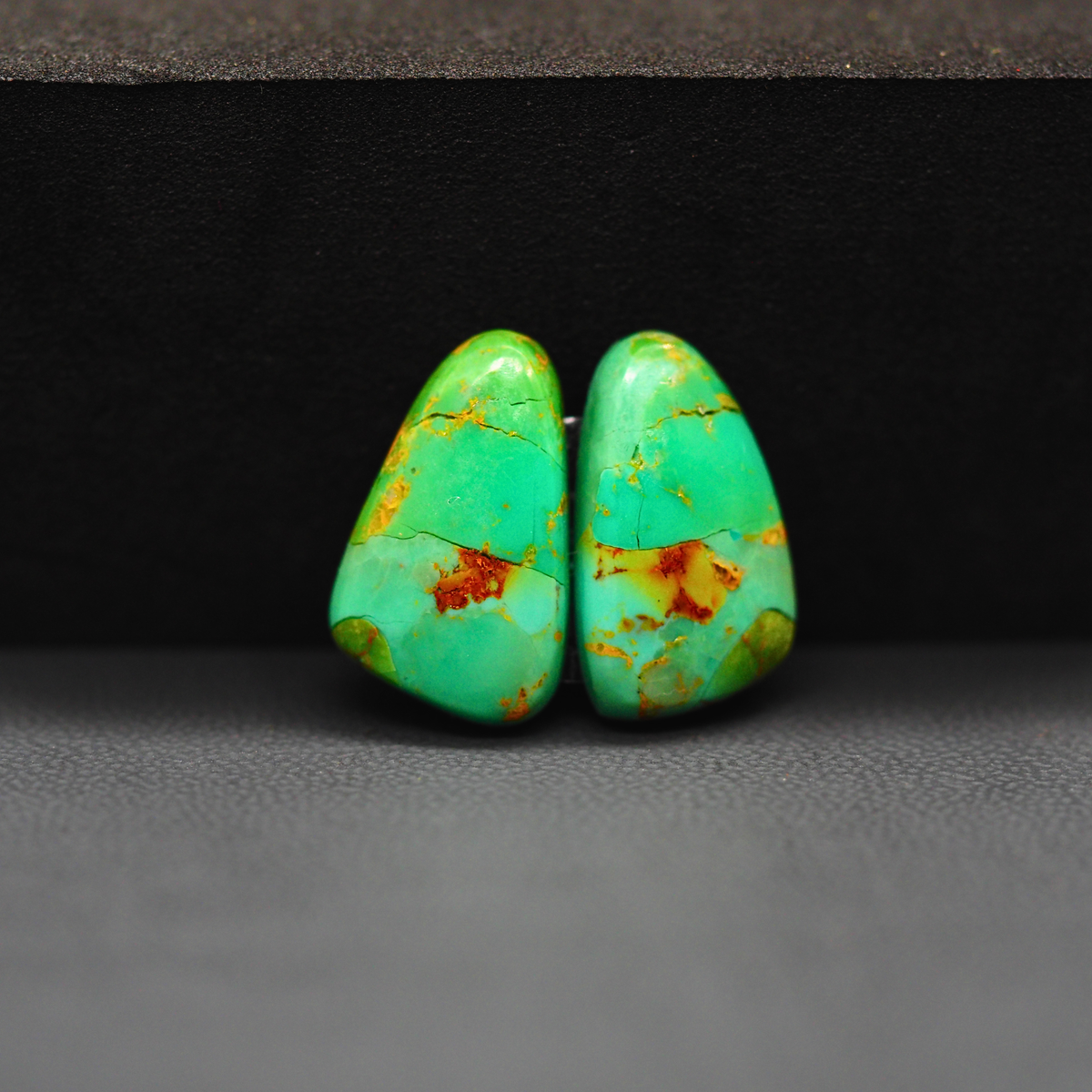 Mohave Mojave turquoise composite pair 18x11x4mm 11.5ct freeform cabochon Kingman - photo 2