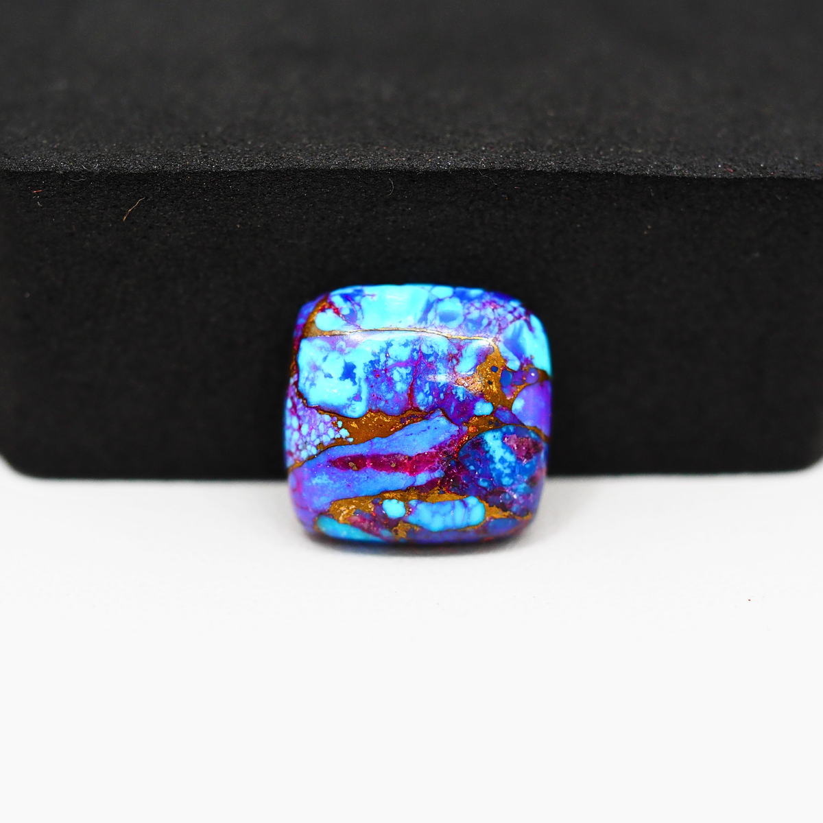 Stabilized Purple Mohave (Mojave) Turquoise Cushion Cabochon 14x15x5mm 9ct - purple with blue Kingman turquoise nuggets and bronze veining - Pedra Gems.