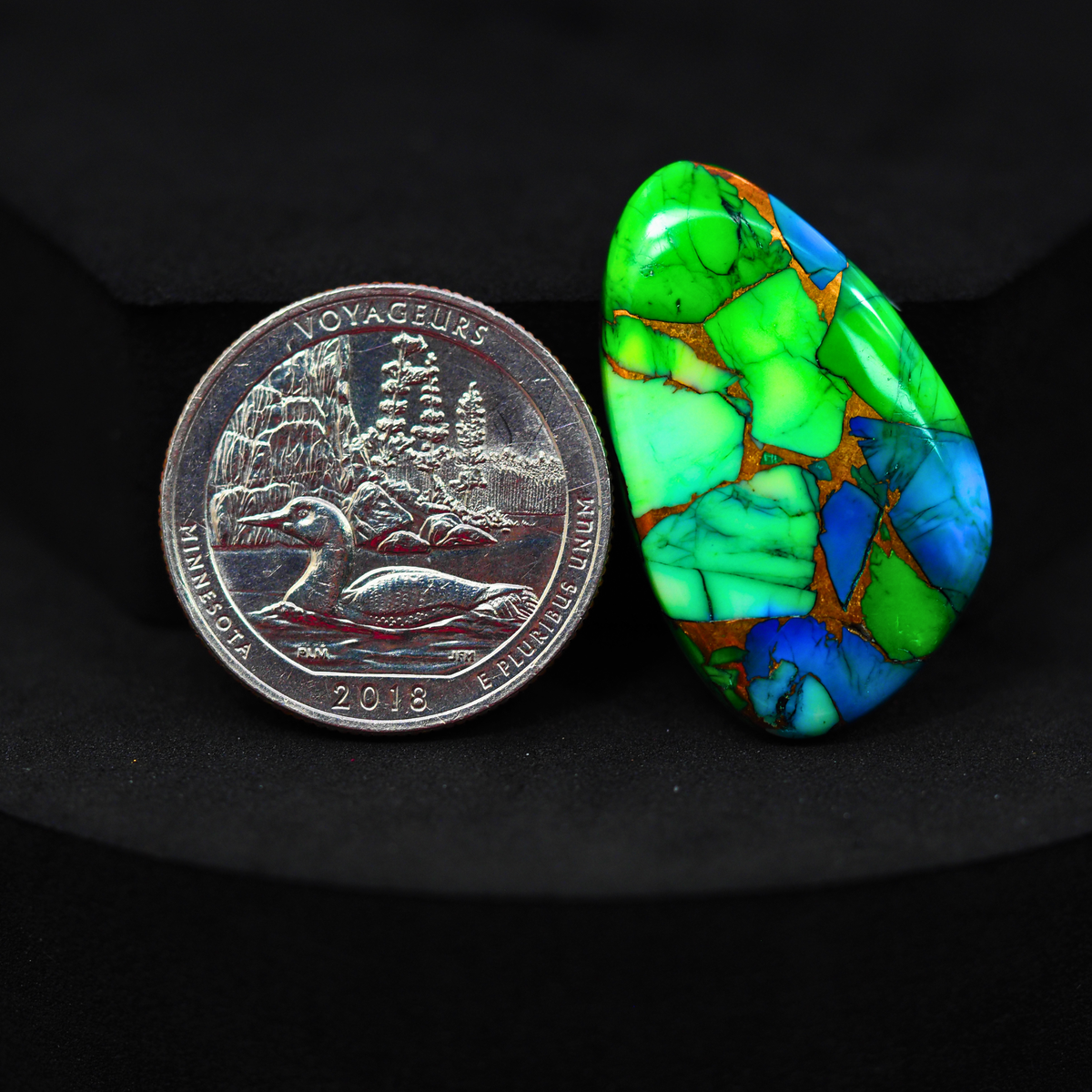 Natural Peacock Dahlia Freeform Cabochon 29x19mm 20ct - Peacock Blue-Green Composite - Pedra Gems