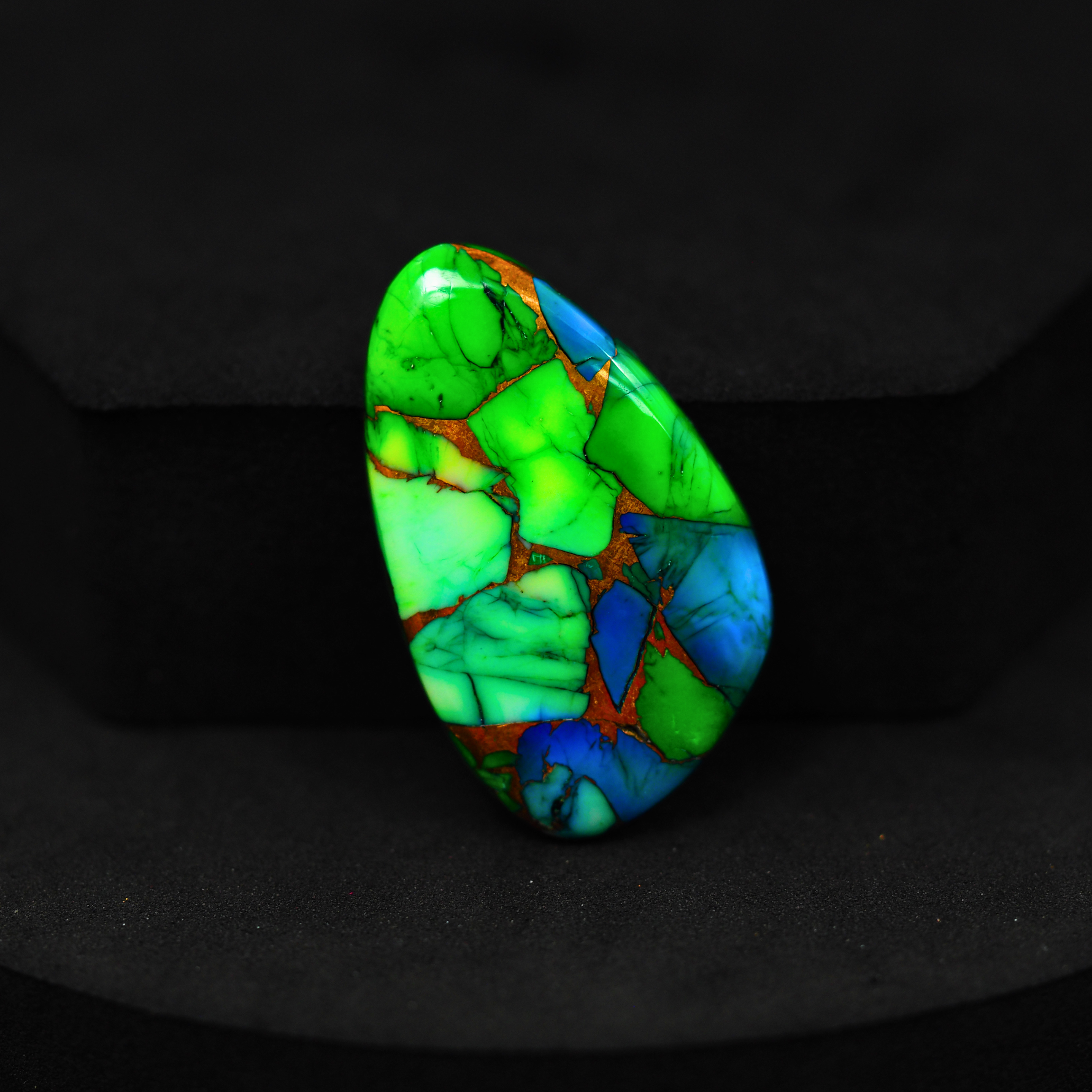 Natural Peacock Dahlia Freeform Cabochon 29x19mm 20ct - Peacock Blue-Green Composite - Pedra Gems