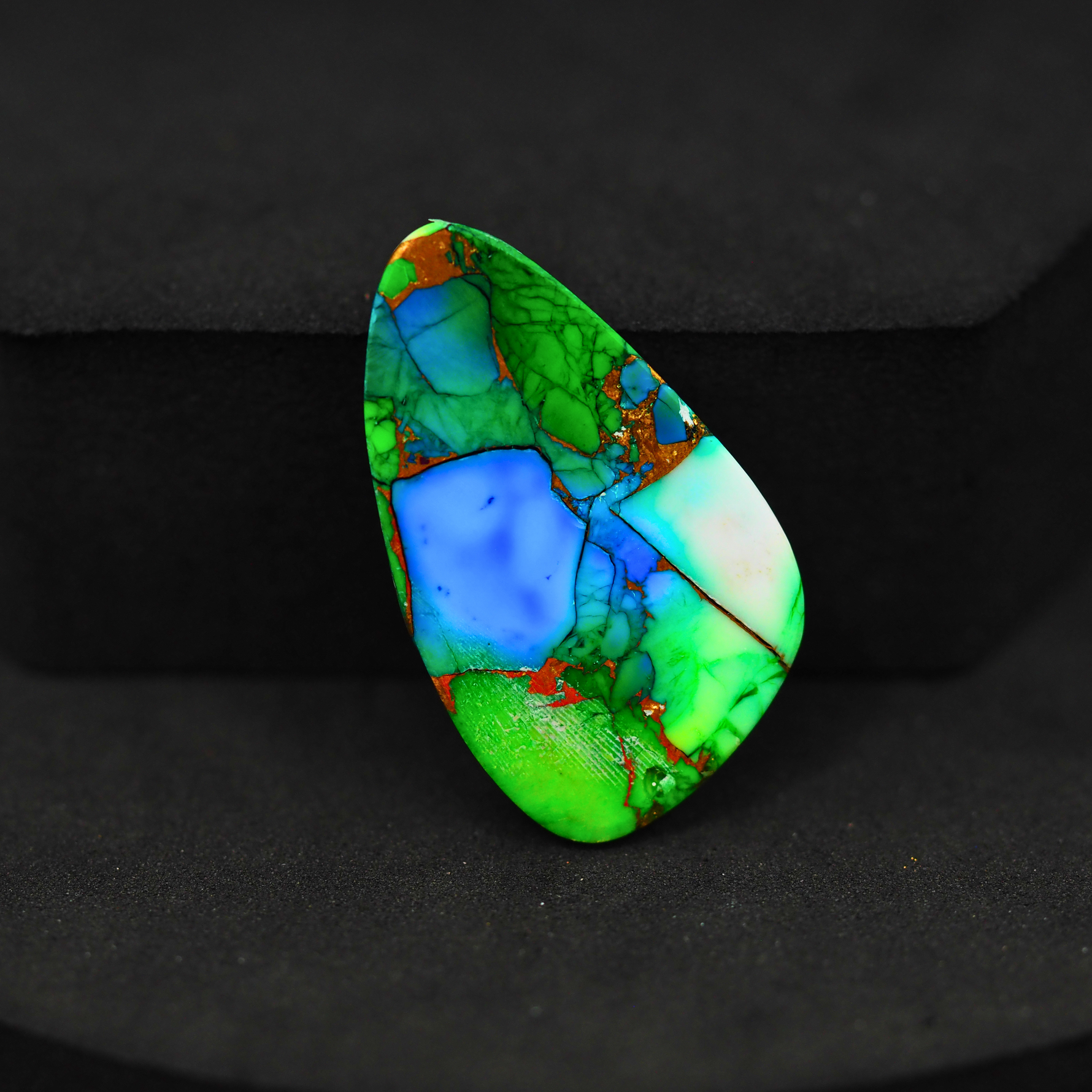 Natural Peacock Dahlia Freeform Cabochon 27x17mm 19.5ct - Peacock Blue-Green Composite - Pedra Gems