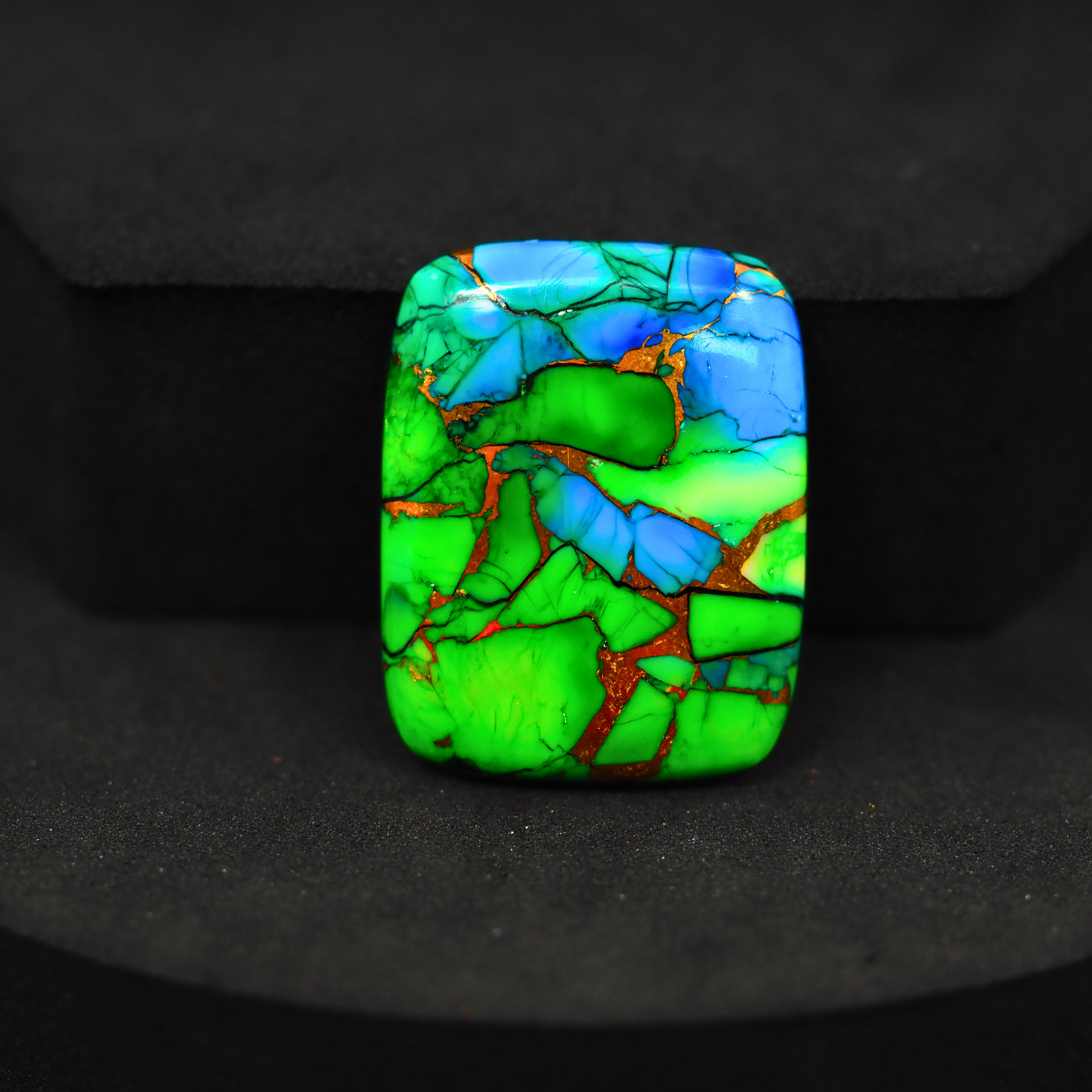 Natural Peacock Dahlia Cushion Cabochon 26x20mm 21ct - Peacock Blue-Green Composite - Pedra Gems