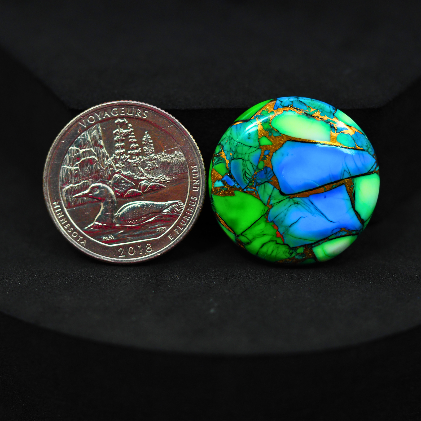 Natural Peacock Dahlia Round Cabochon 25x25mm 22.5ct - Peacock Blue-Green Composite - Pedra Gems