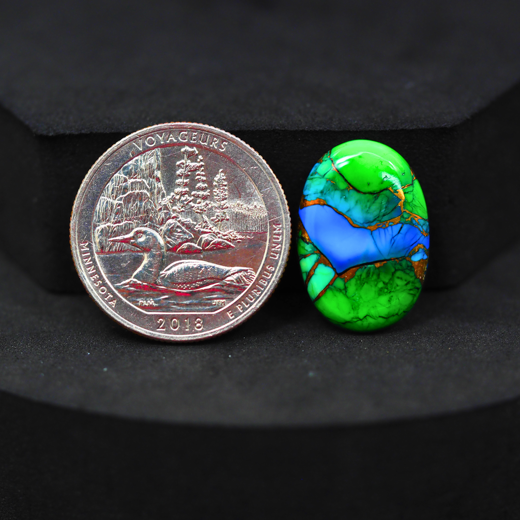 Natural Peacock Dahlia Oval Cabochon 21x14mm 10ct - Peacock Blue-Green Composite - Pedra Gems