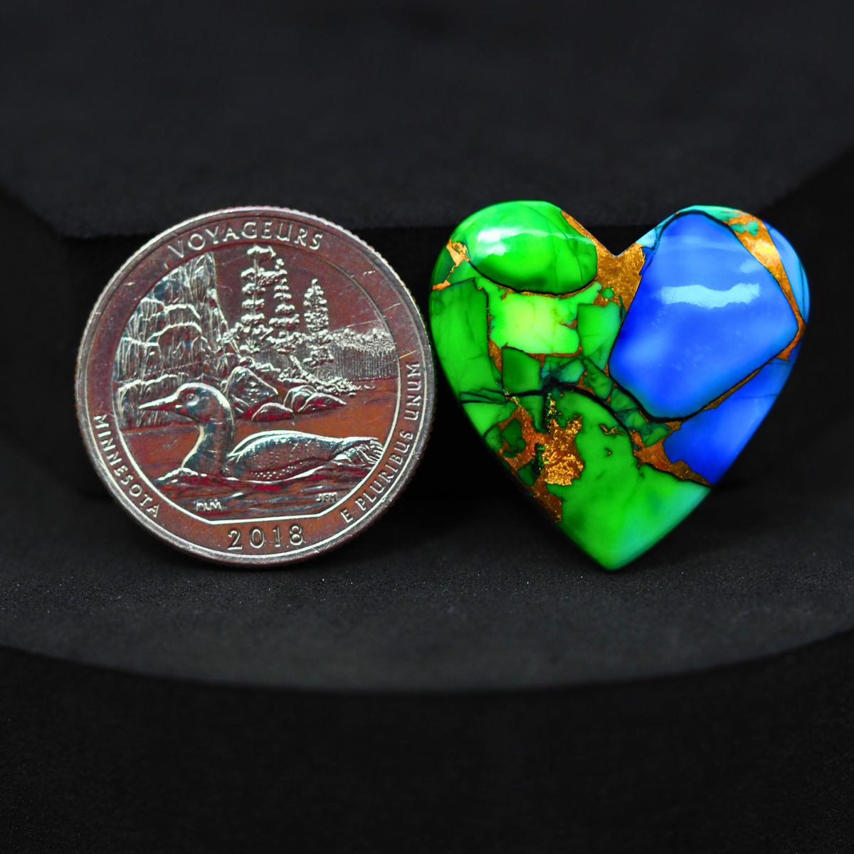 Natural Peacock Dahlia Heart Cabochon 24x25mm 18.5ct - Peacock Blue-Green Composite - Pedra Gems