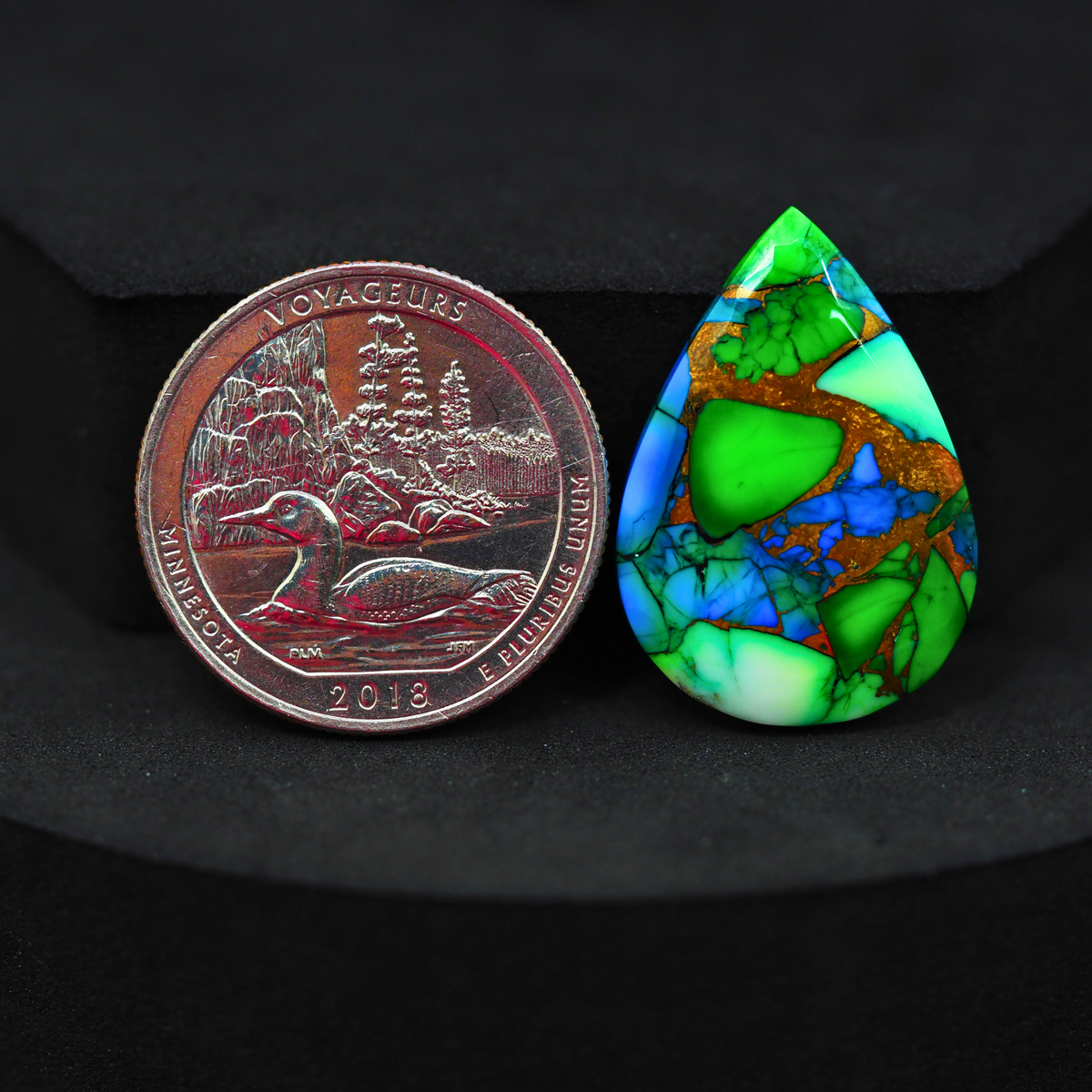 Natural Peacock Dahlia Pear Cabochon 26x18mm 16ct - Peacock Blue-Green Composite - Pedra Gems