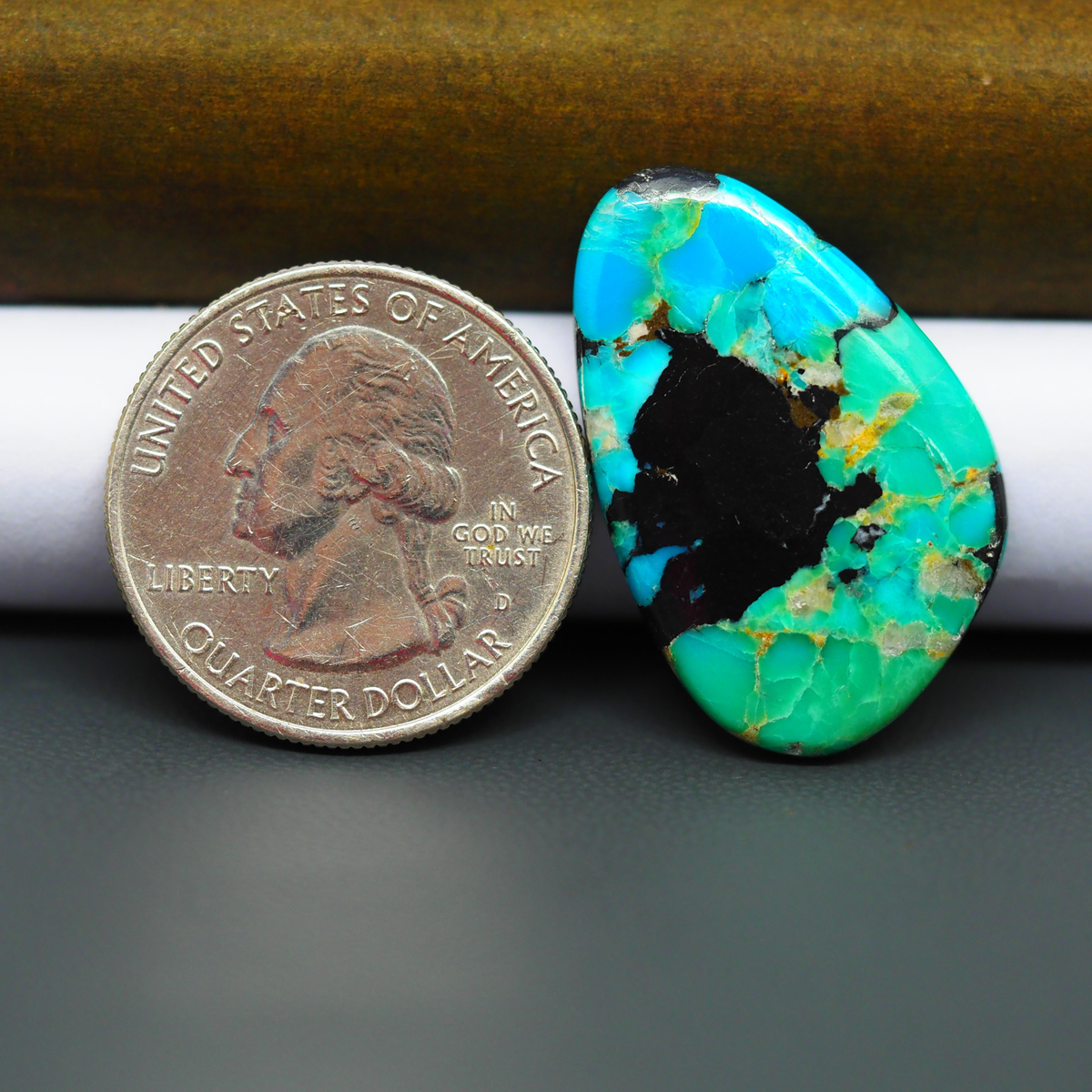 Mohave Turquoise & White Buffalo Freeform Cabochon 28x19mm 16.5ct - Blue and Green with Black Centre - Pedra Gems
