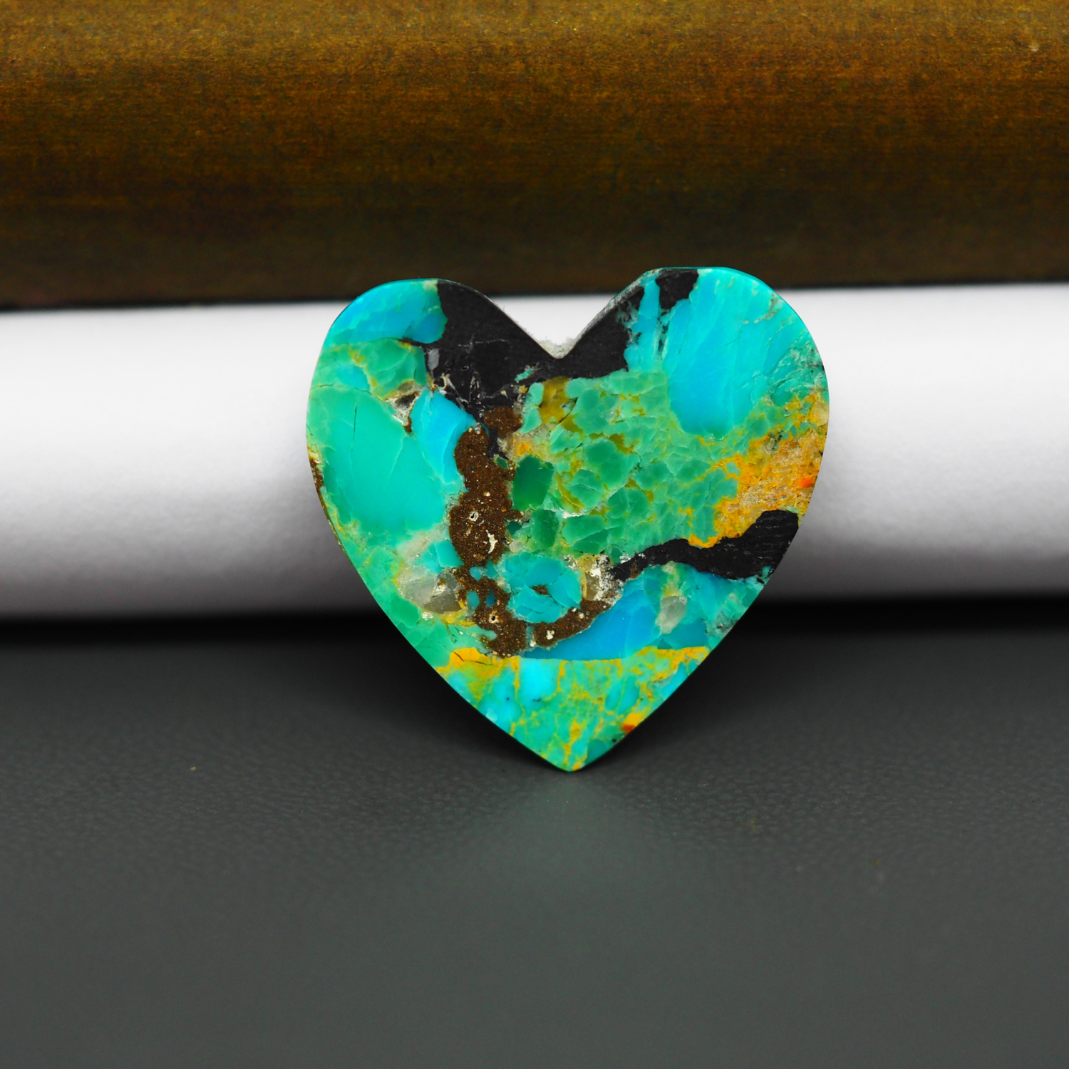 Mohave Turquoise & White Buffalo Heart Cabochon 24x24mm 14.5ct - Blue and Green with Golden Matrix - Pedra Gems