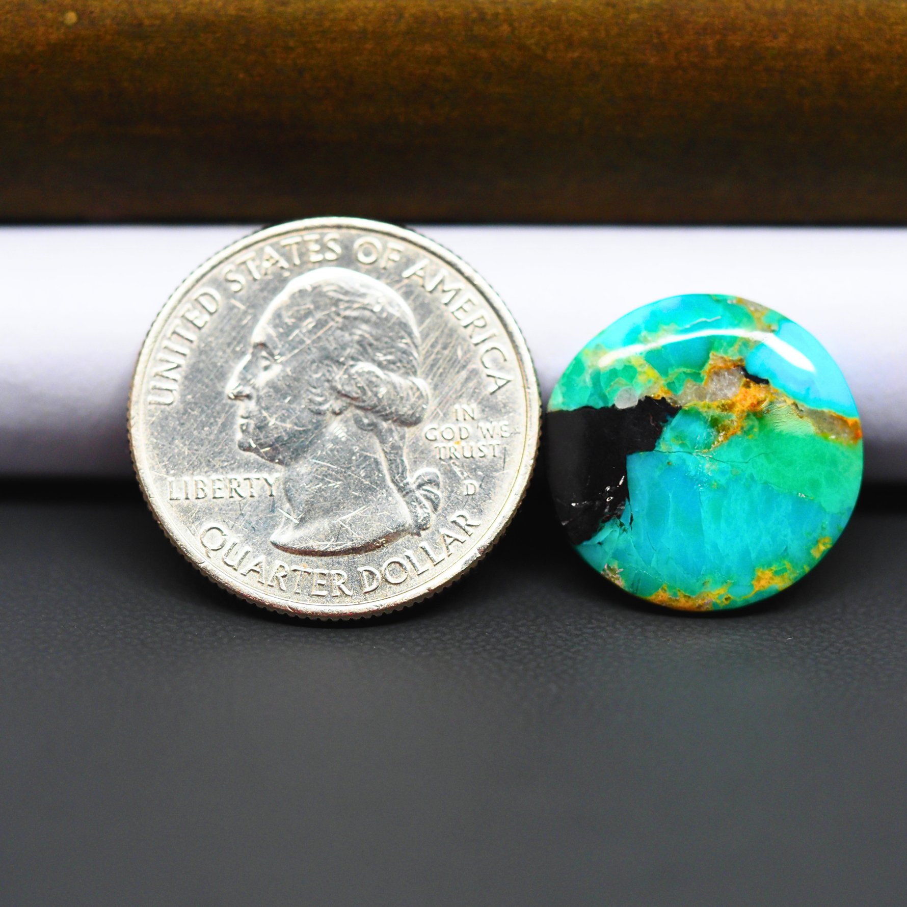 Mohave Turquoise & White Buffalo Round Cabochon 19x19mm 9ct - Blue and Green with Black Wedge - Pedra Gems