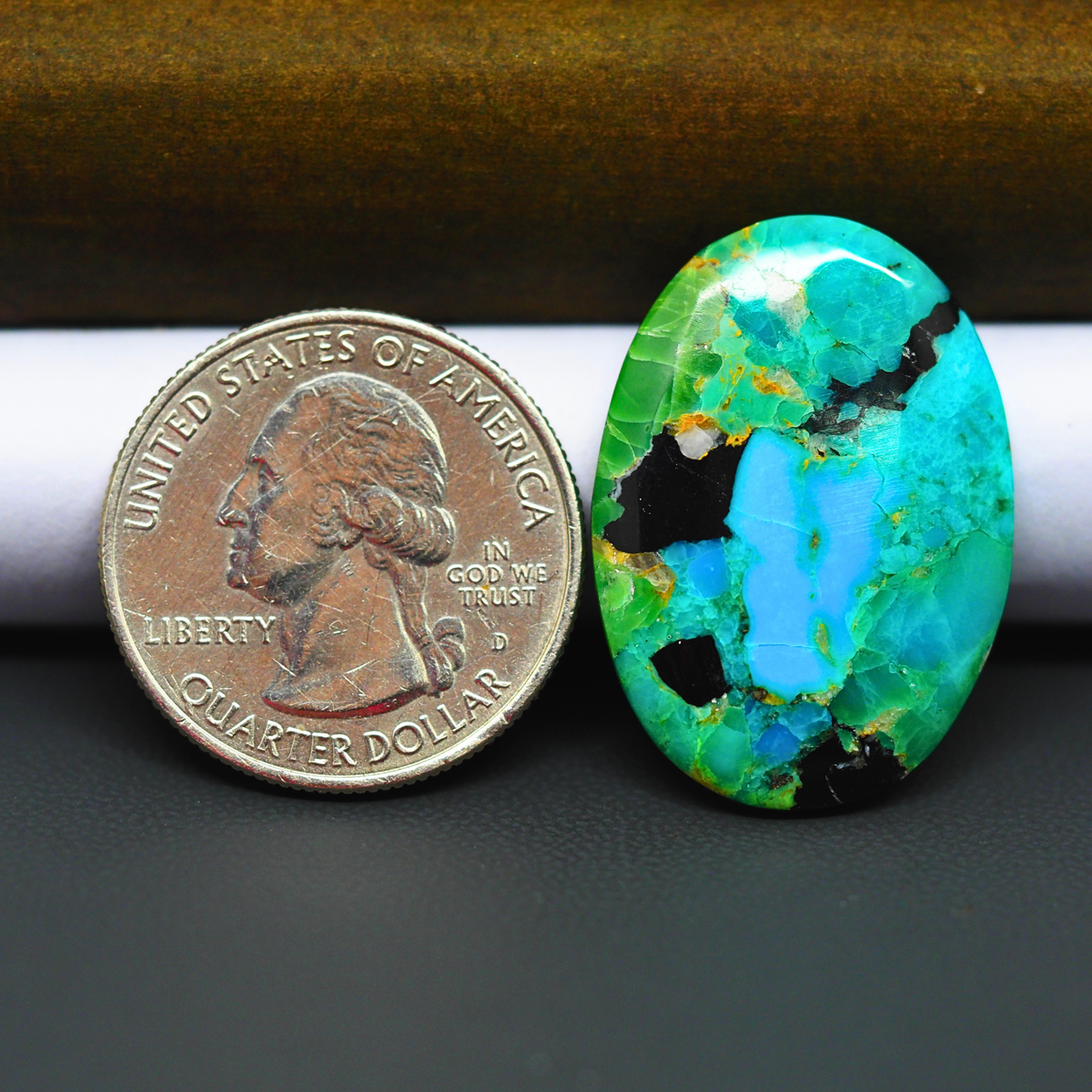 Mohave Turquoise & White Buffalo Oval Cabochon 29x21mm 18ct - Green and Blue with Black Fragments - Pedra Gems
