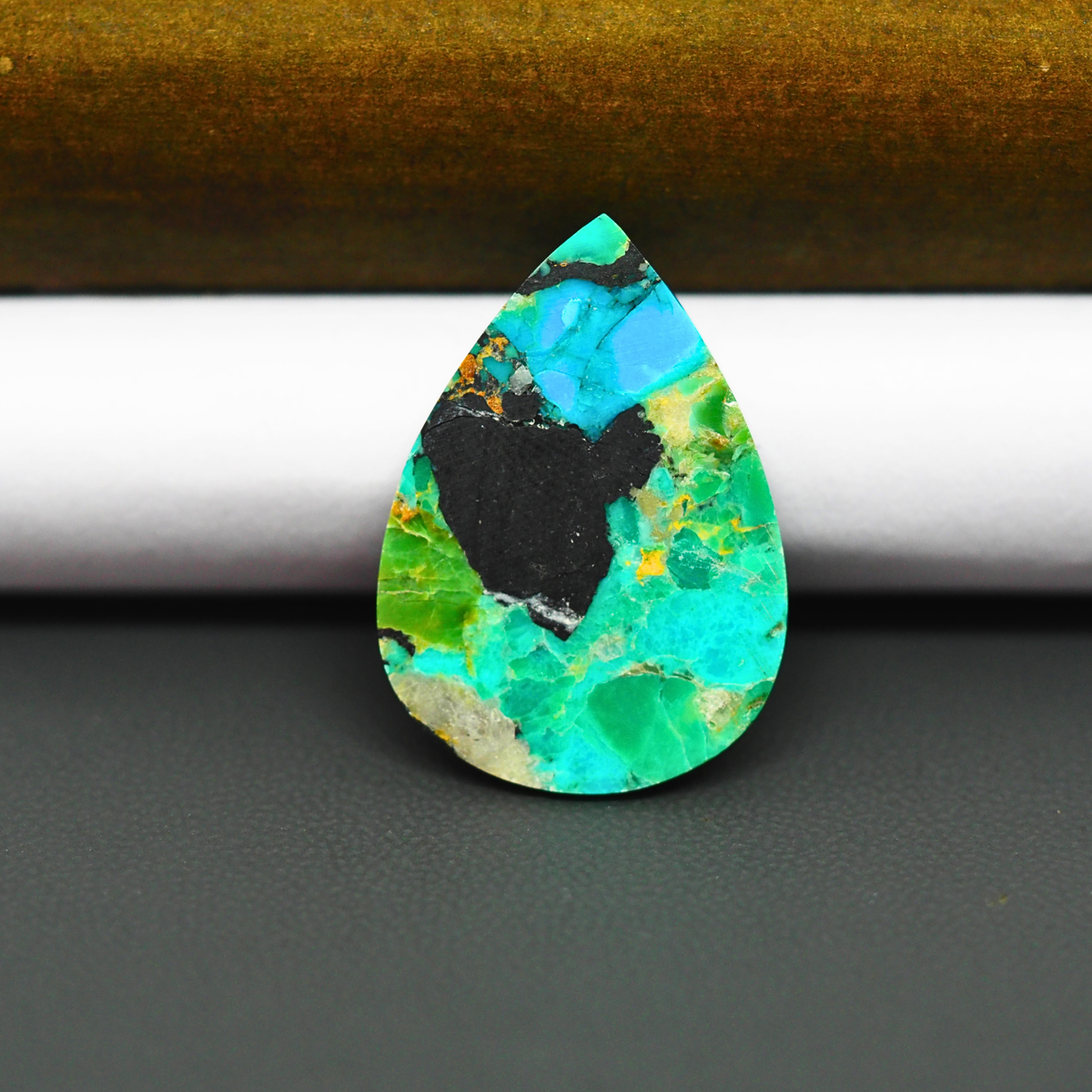 Mohave Turquoise & White Buffalo Pear Cabochon 28x20mm 13.5ct - Green and Blue with Black Fragments - Pedra Gems