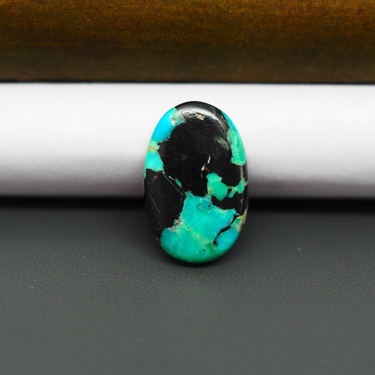 Mohave Turquoise & White Buffalo Oval Cabochon 21x13mm 8.5ct - Blue and Green with Black Band - Pedra Gems