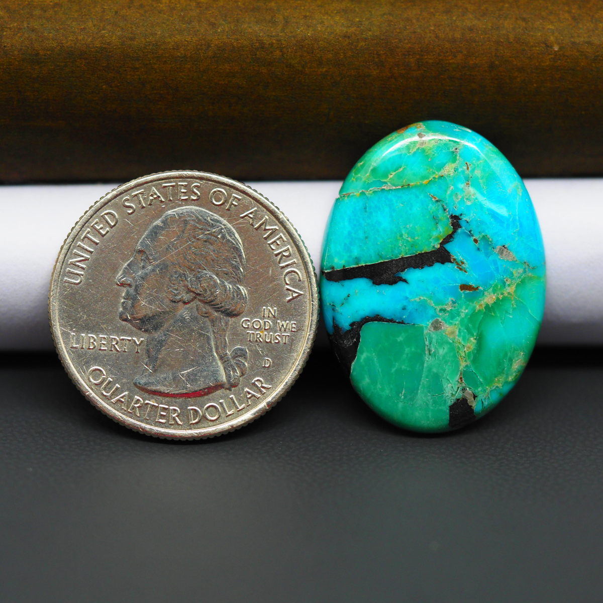 Mohave Turquoise & White Buffalo Oval Cabochon 28x20mm 16ct - Green with Black Band - Pedra Gems