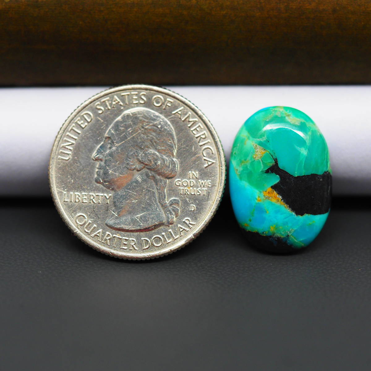 Mohave Turquoise & White Buffalo Oval Cabochon 20x14mm 8ct - Green with Black Notch - Pedra Gems