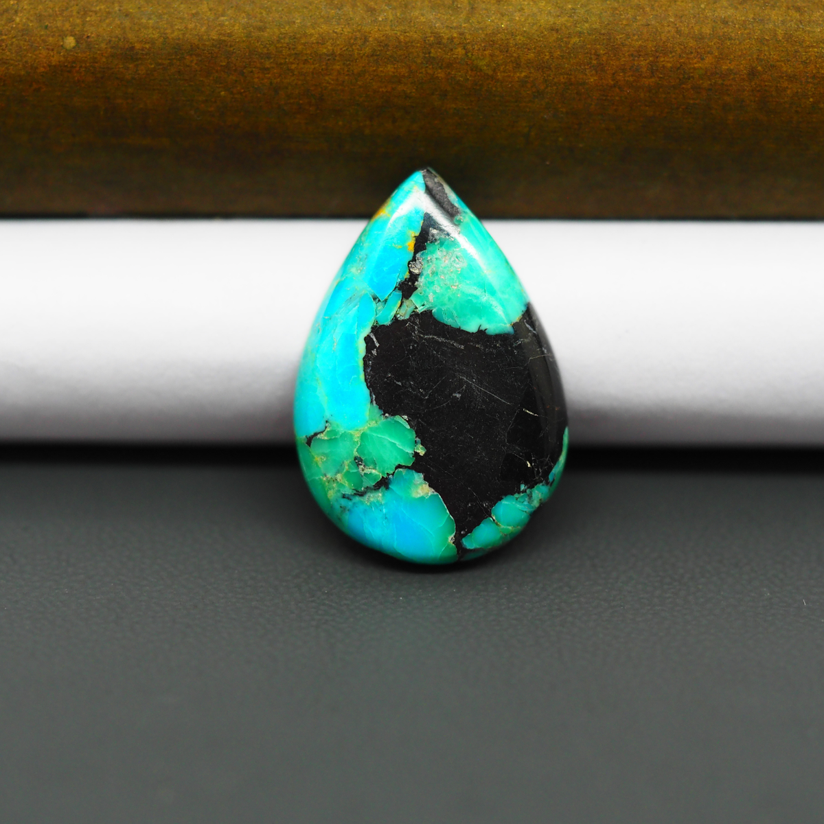 Mohave Turquoise & White Buffalo Pear Cabochon 26x17mm 13ct - Green and Blue with Golden Matrix - Pedra Gems
